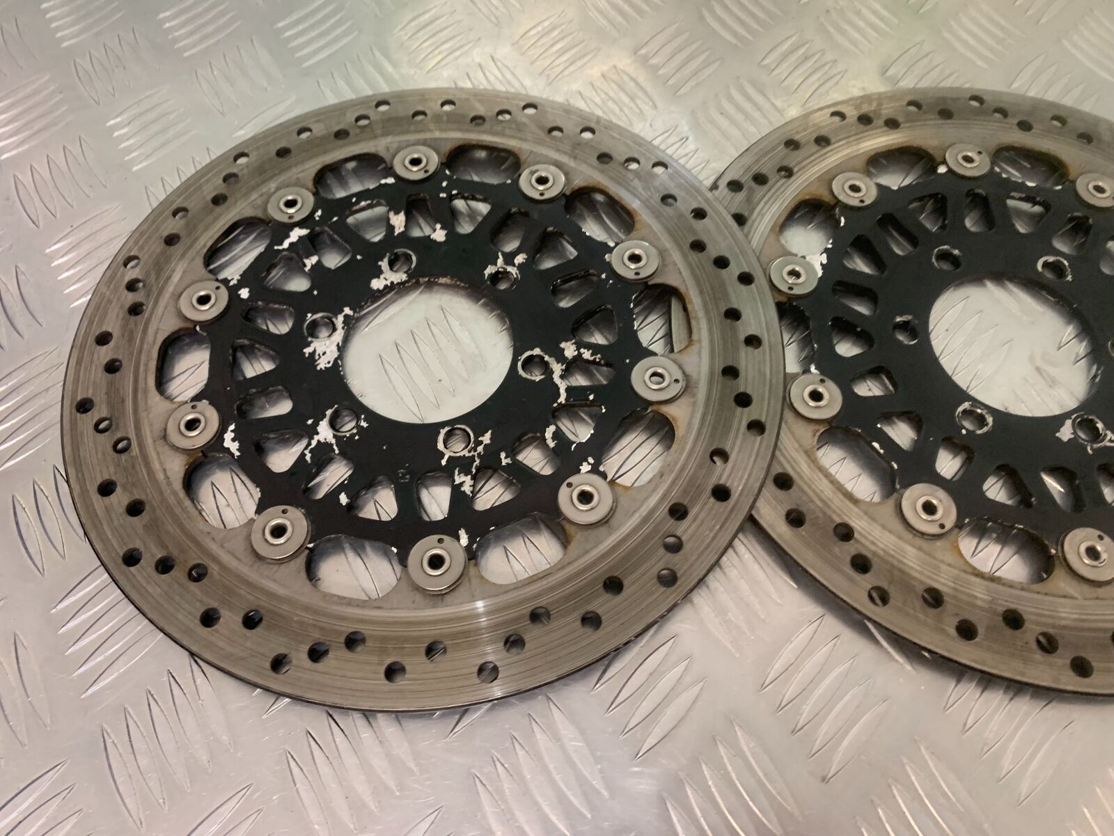 TRIUMPH 955I SPRINT RS FRONT BRAKE DISCS YEAR 1999-04 (STOCK 989)