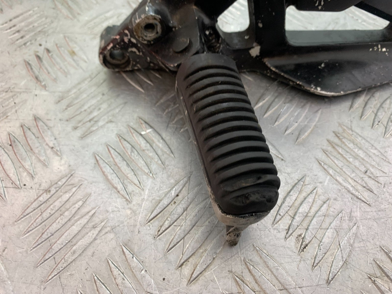 YAMAHA XJ600 XJ 600 DIVERSION FRONT LEFT HANGER  1998-2000 (CMB1191)