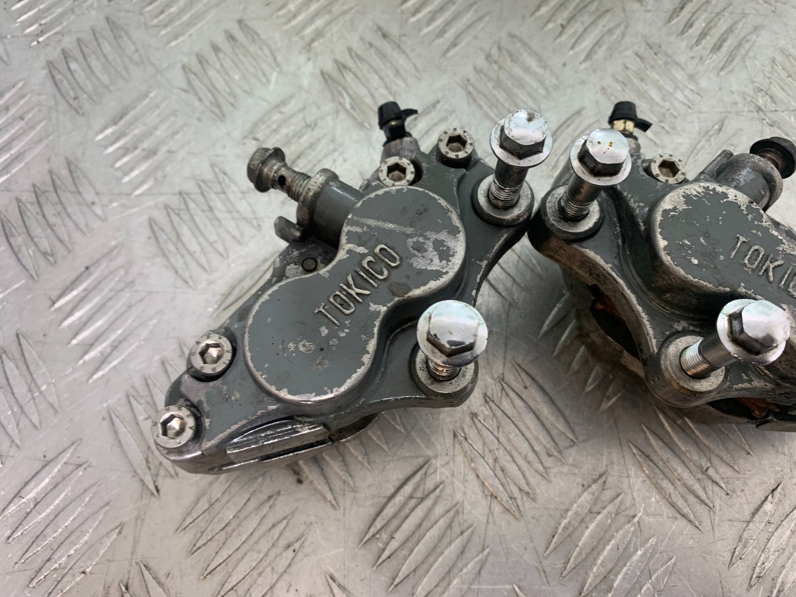 KAWASAKI ZZR1100 D FRONT BRAKE CALIPERS YEAR 1993-2001 (CMB1289)