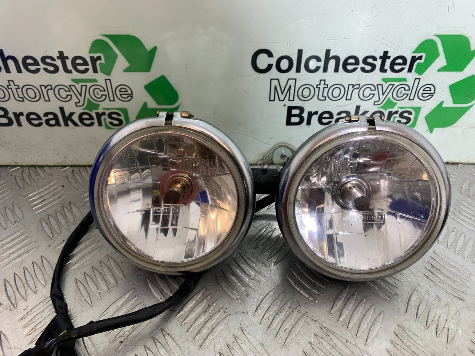 TRIUMPH SPEED TRIPLE R 1050 HEADLIGHTS  2009 (CMB1183)