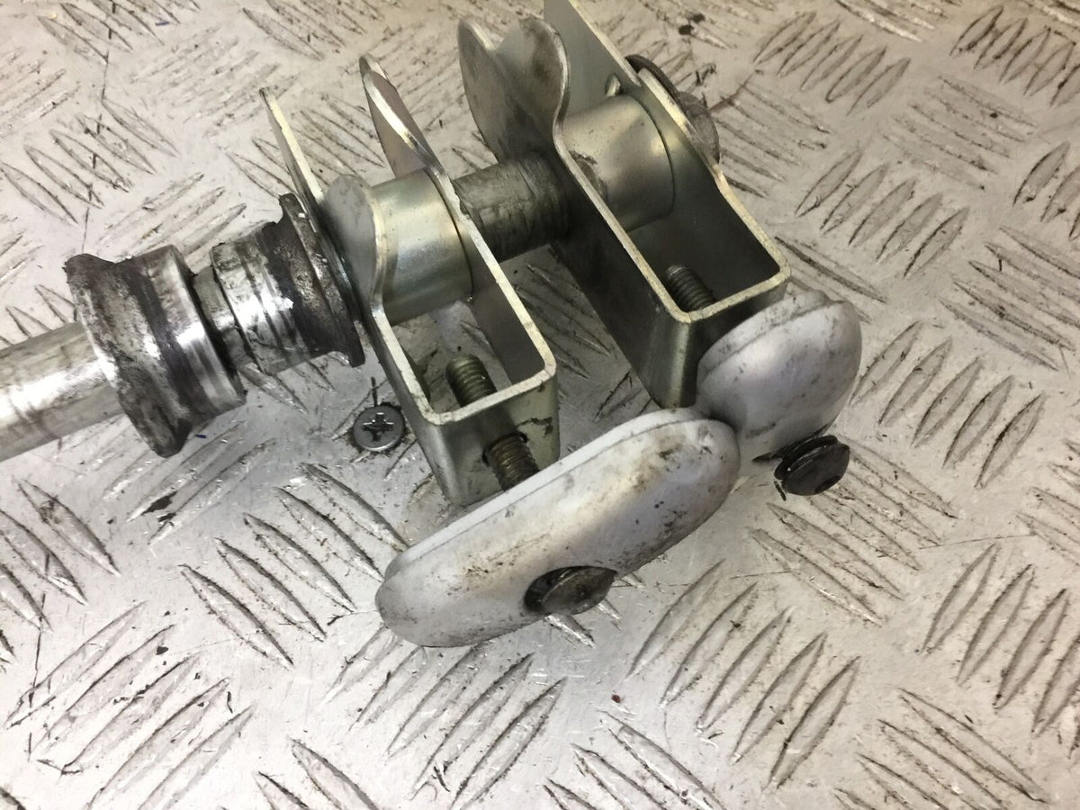 SUZUKI SFV650 SFV 650 GLADIUS REAR WHEEL SPINDLE 2009-15 (STOCK 734)