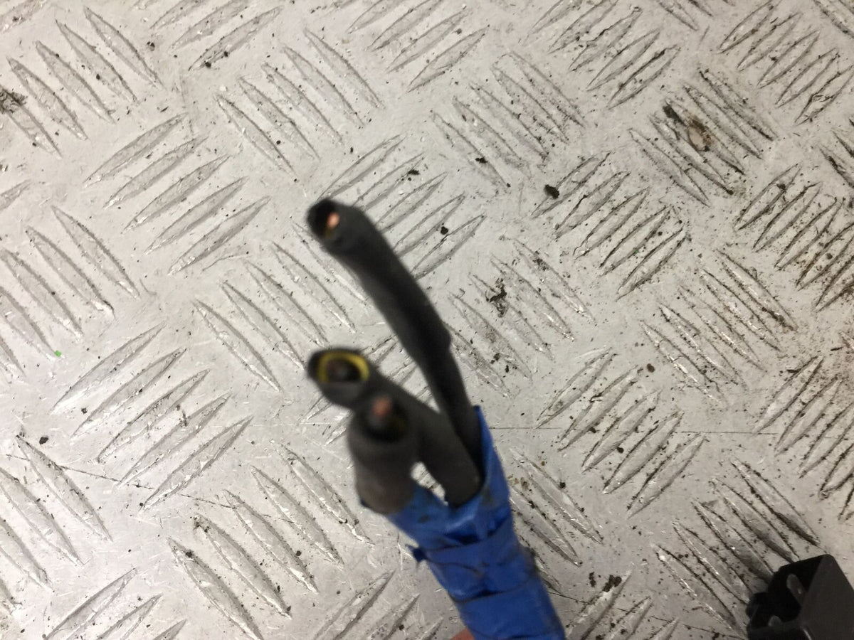 SUZUKI GSXR750 GSXR 750 SRAD REGULATOR   YEAR 1999 (STOCK 880)