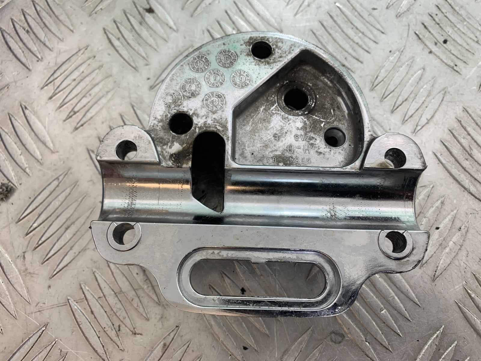 HARLEY DAVIDSON FXS BLACKLINE 1585 SPEEDO MOUNTING BRACKET YEAR 2012 (CMB1147)