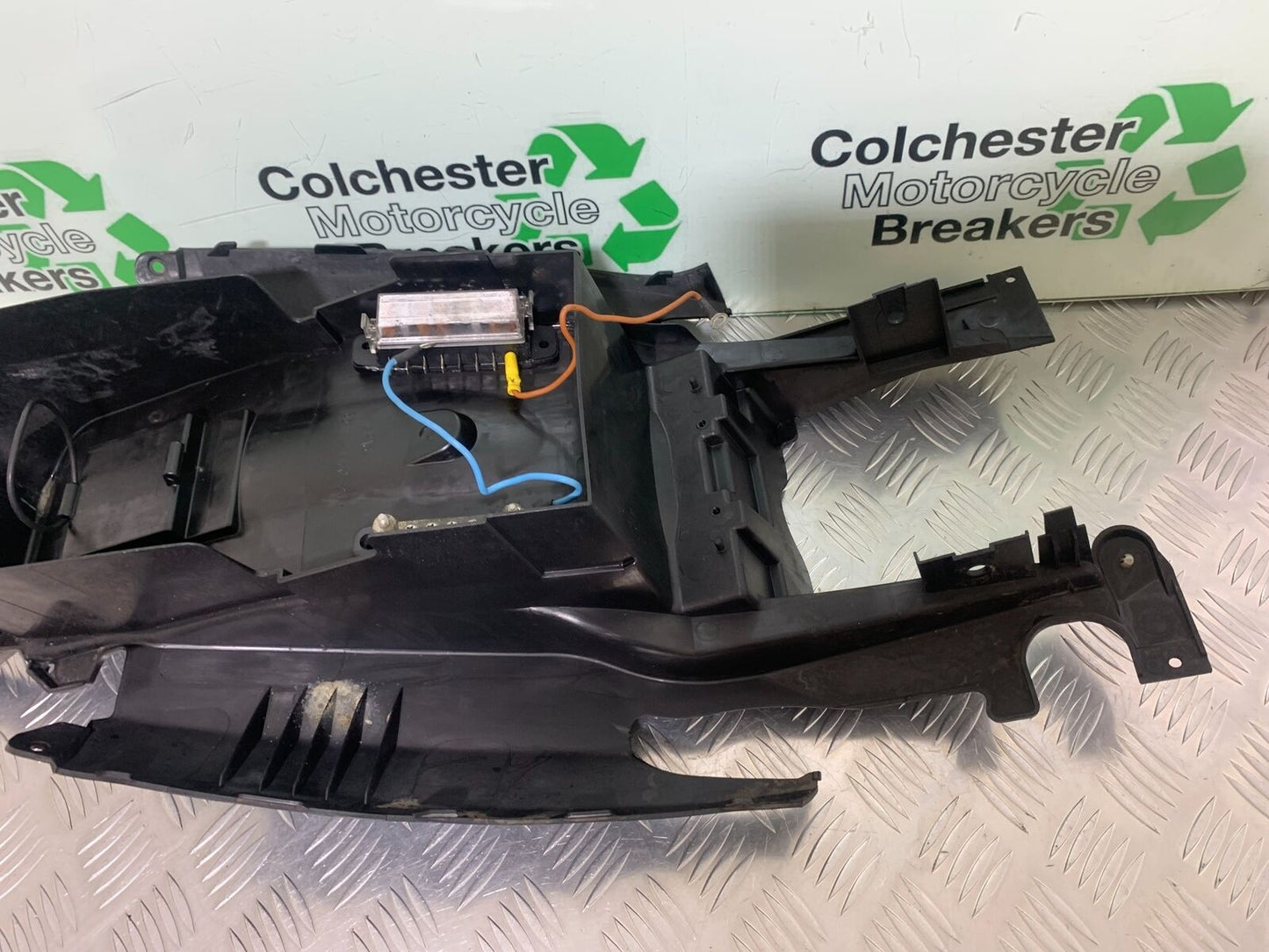 SUZUKI DL 650 V-STROM UNDERTRAY  YEAR 2016 (STOCK 996)