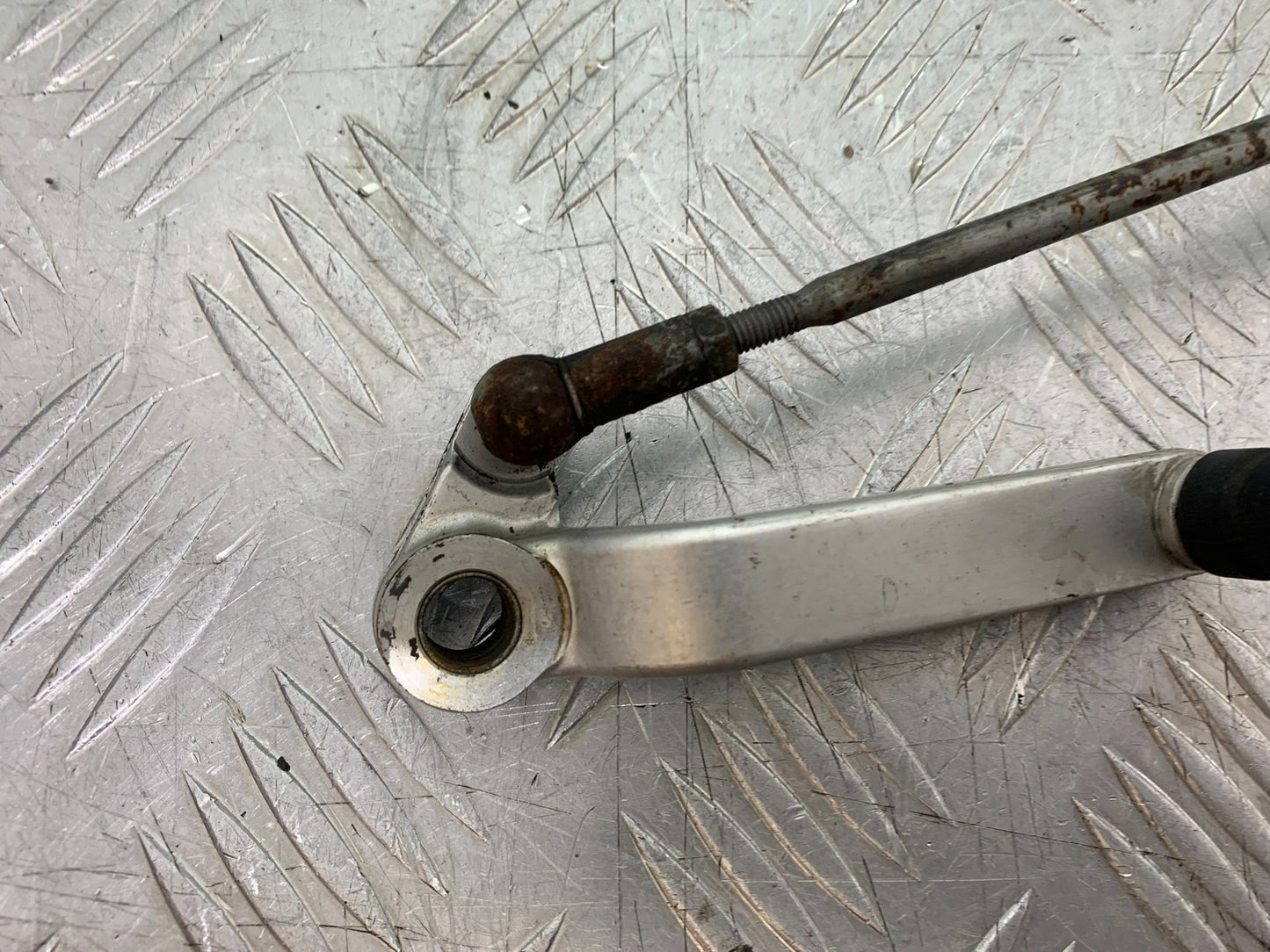 TRIUMPH 955i SPRINT ST GEAR LEVER  YEAR 1999-04 (CMB1230)
