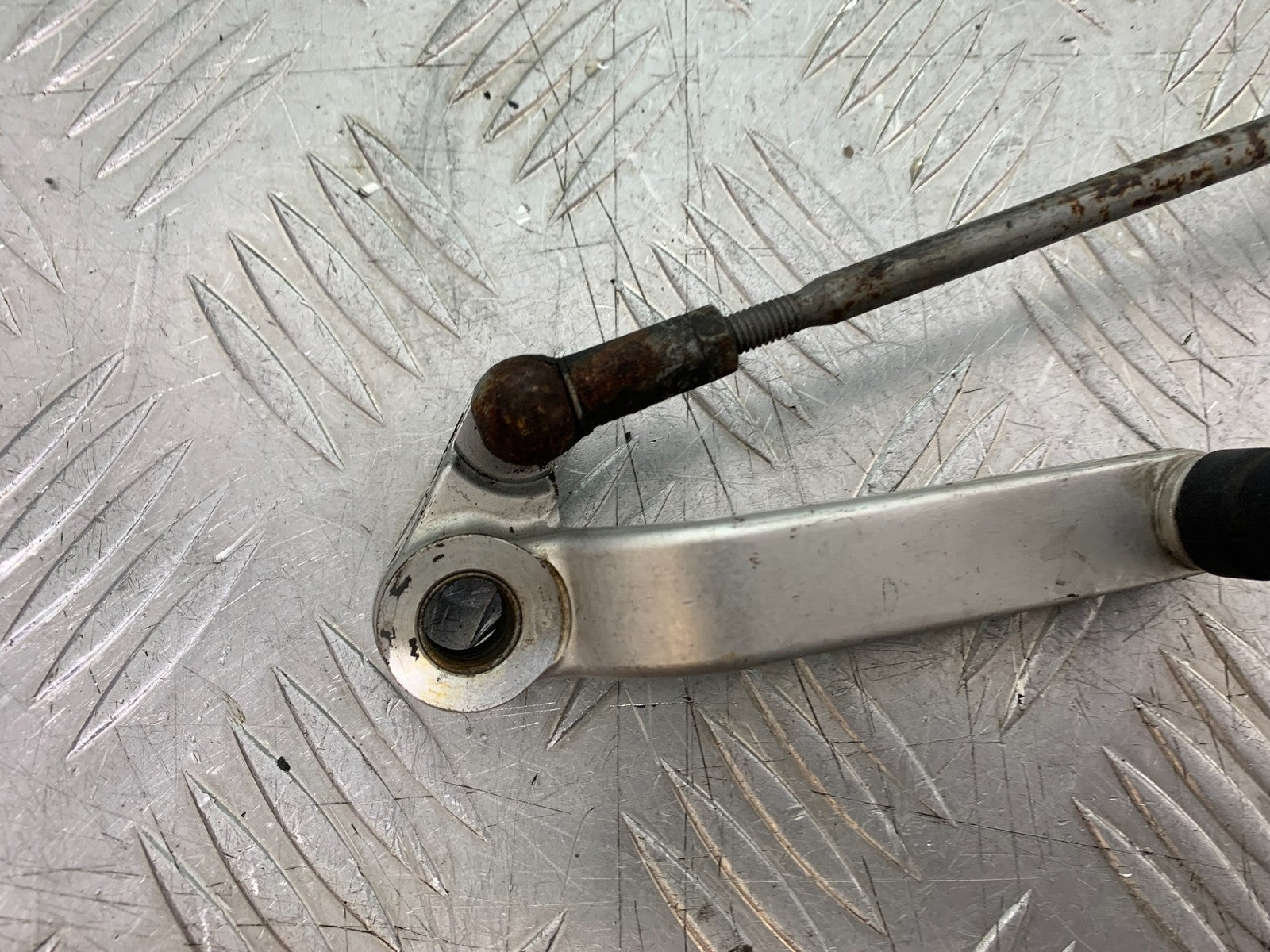 TRIUMPH 955i SPRINT ST GEAR LEVER  YEAR 1999-04 (CMB1230)