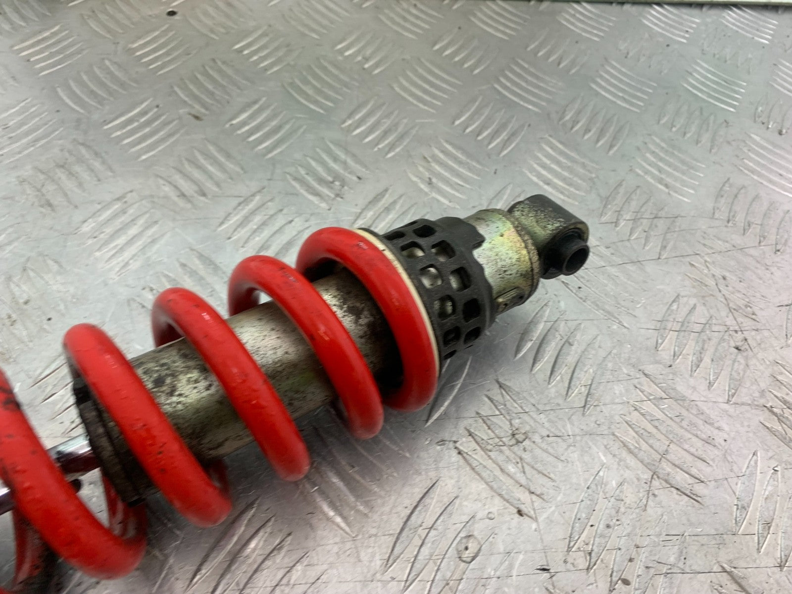 YAMAHA FZS600 FAZER 600 REAR SHOCK  YEAR 1998-2001 (CMB1267)