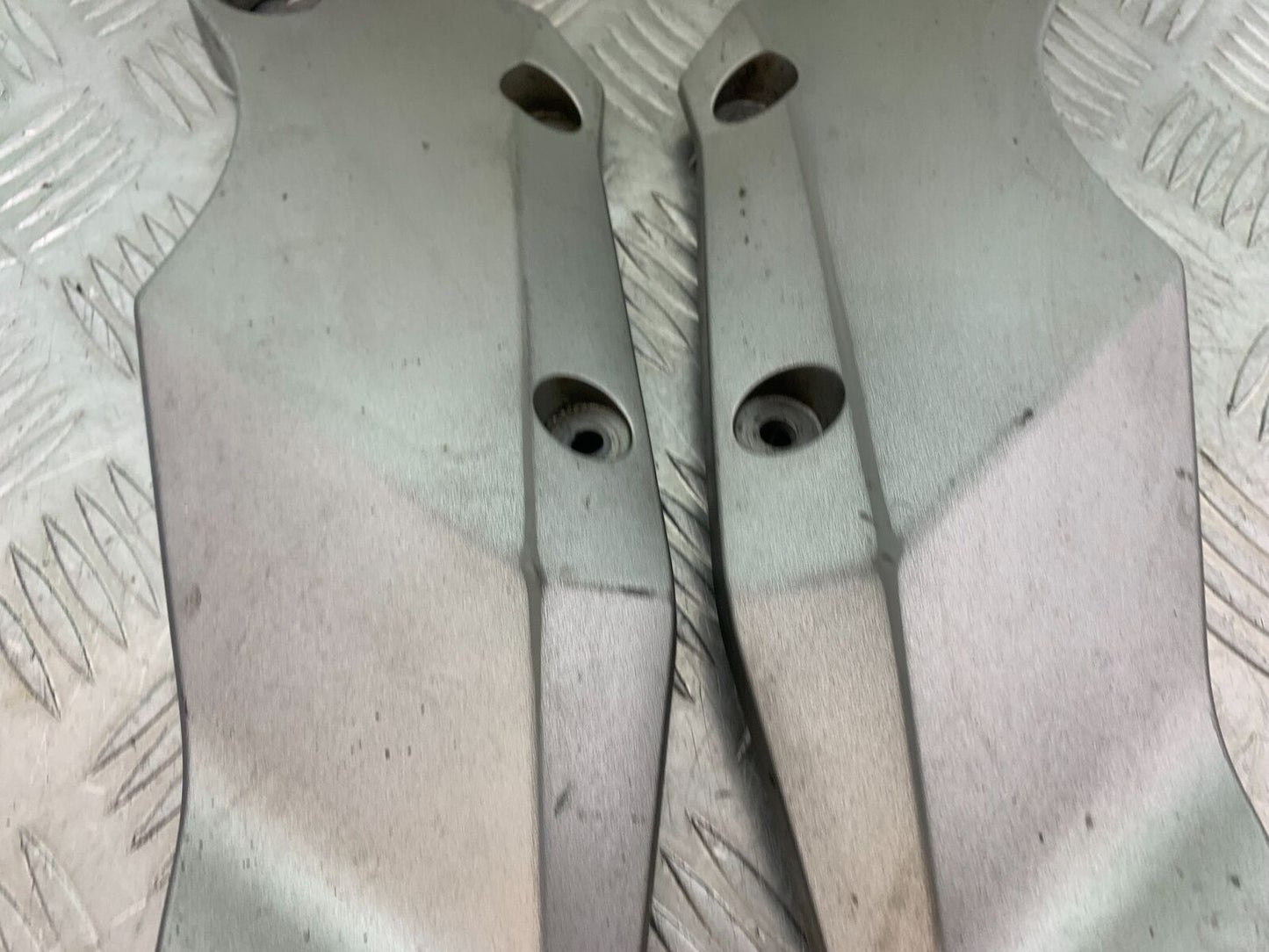 KAWASAKI Z750 Z 750 LEFT AND RIGHT INFILL COVERS  YEAR 2004-2006  (CMB1104)