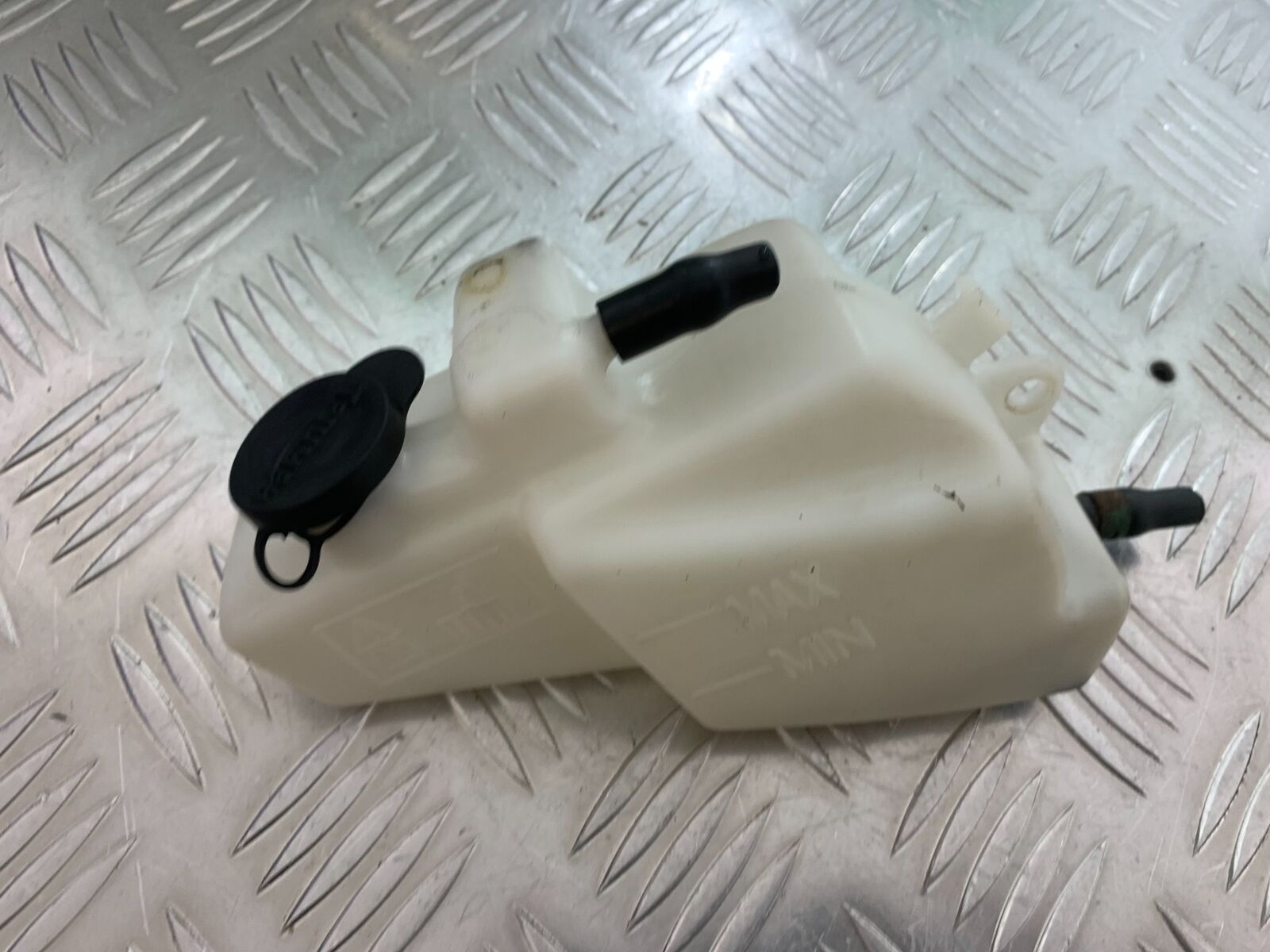 TRIUMPH 600 DAYTONA COOLANT BOTTLE YEAR 2003-2006 (STOCK 999)