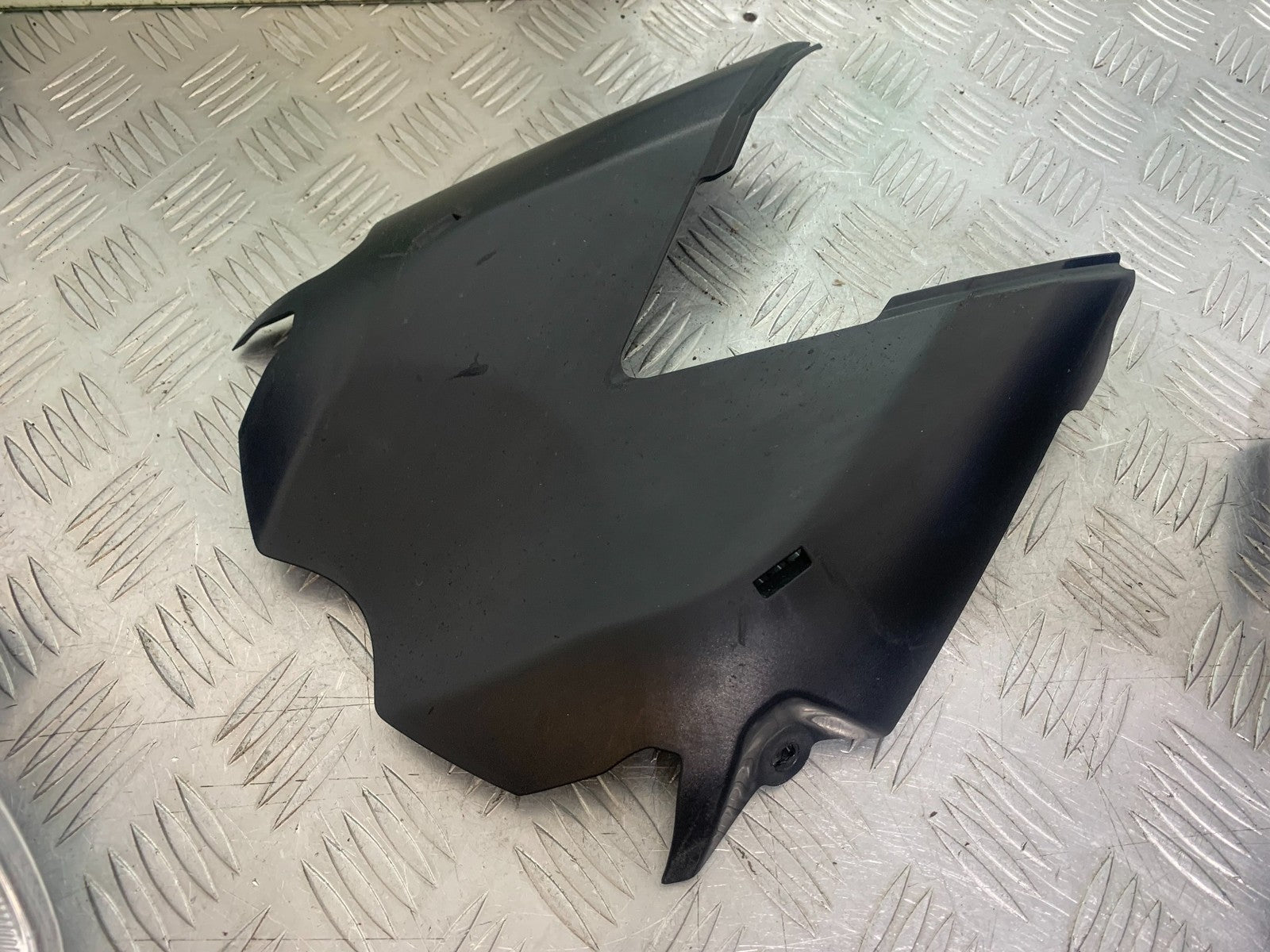 TRIUMPH 675 STREET TRIPLE UNDERTRAY  2013-2016 (CMB1186)