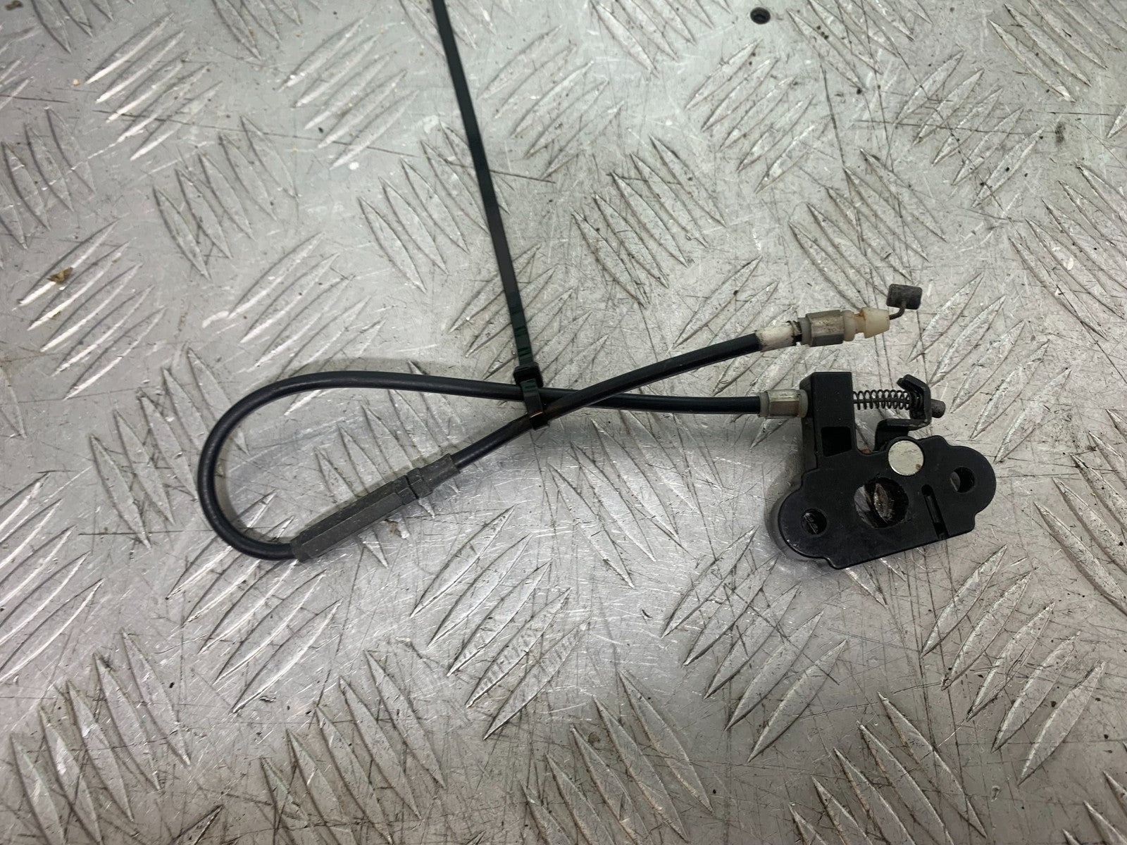 DUCATI 848 REAR SEAT CATCH & CABLE  YEAR 2008-2010 (CMB1323)