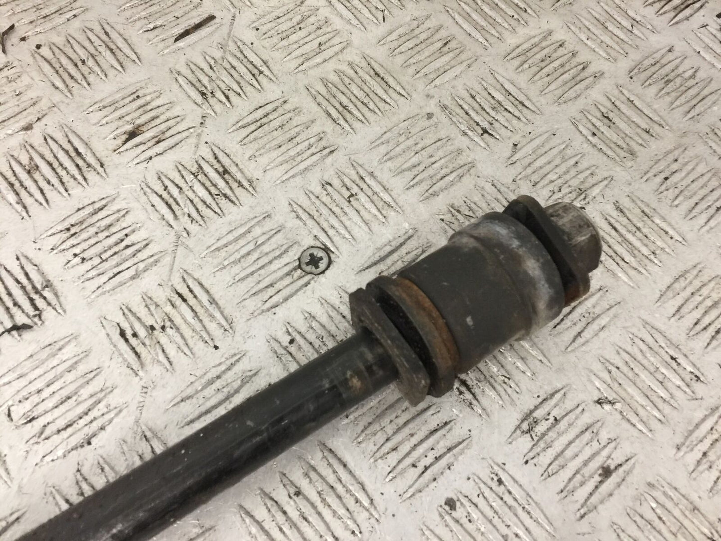 VICTORY V92 C REAR WHEEL SPINDLE  YEAR 2004 (STOCK 765)