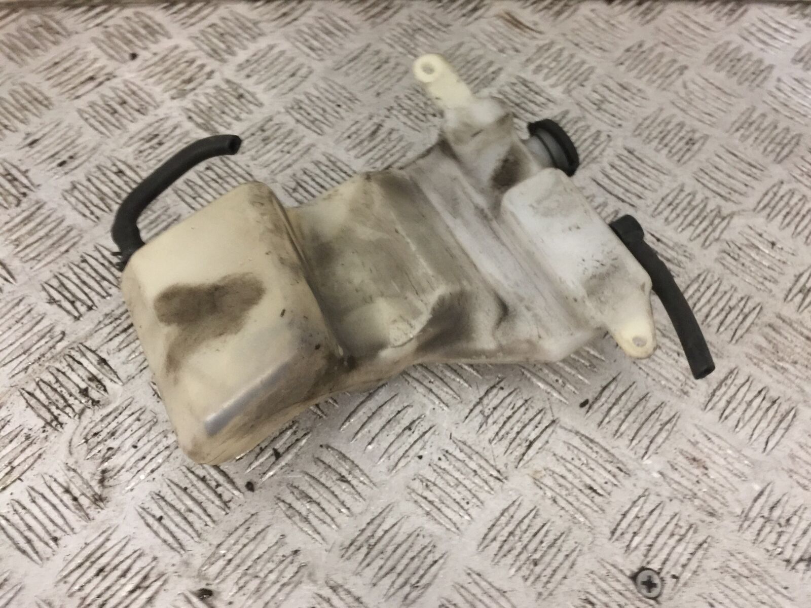 TRIUMPH 1050 SPRINT COOLANT BOTTLE  YEAR 2004-2007 (STOCK 888)