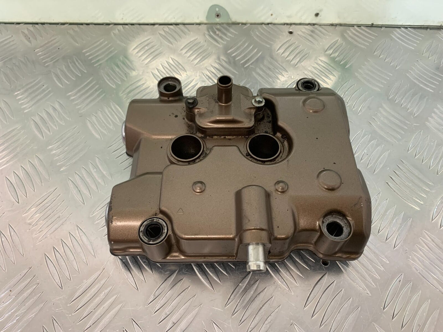 HONDA CB500 f CB500F ROCKER COVER  YEAR 2022 (STOCK 951)