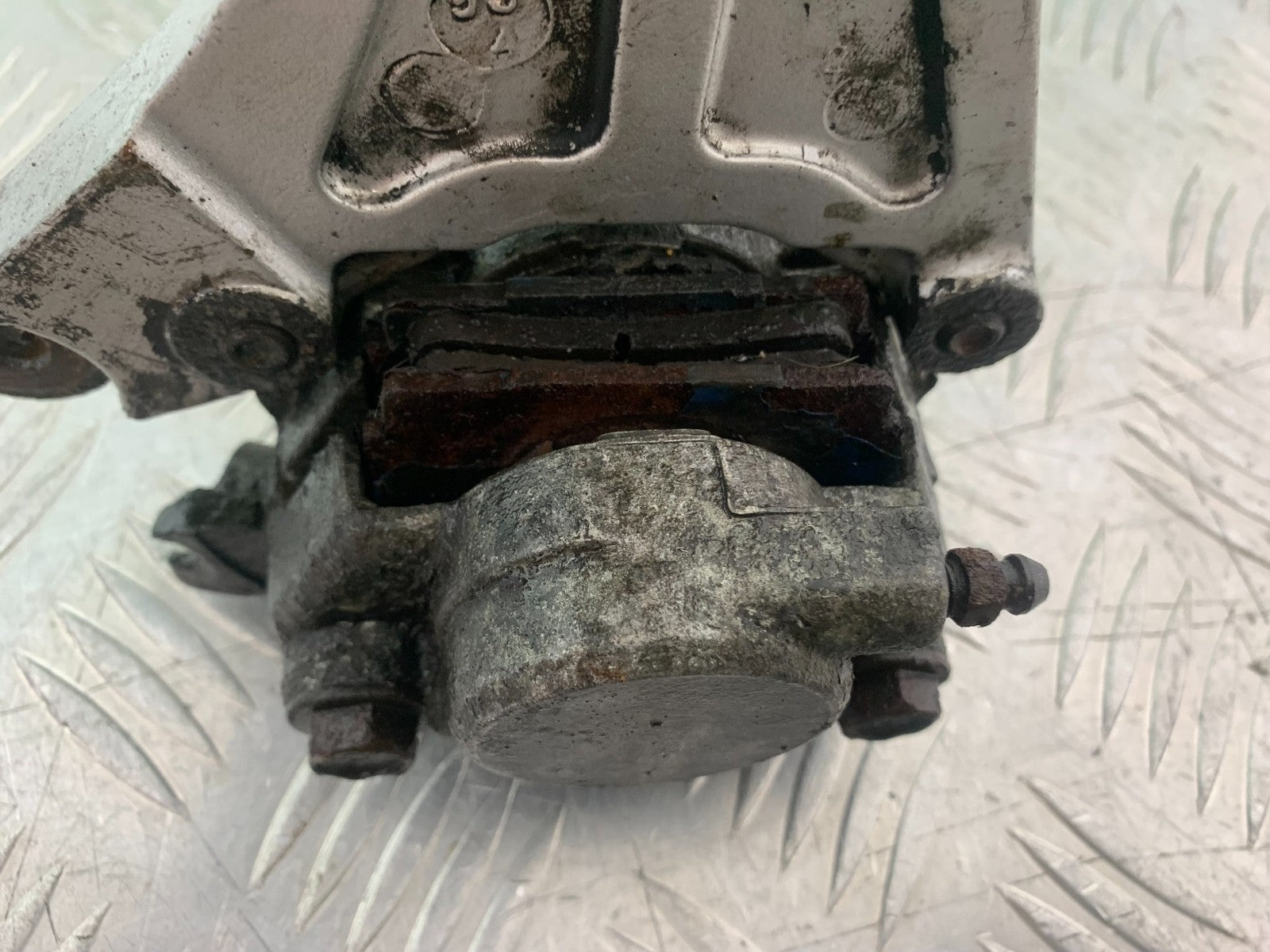 YAMAHA FZS600 FAZER 600 REAR CALIPER (SOLD AS PARTS)  YEAR 1998-2001 (CMB1267)