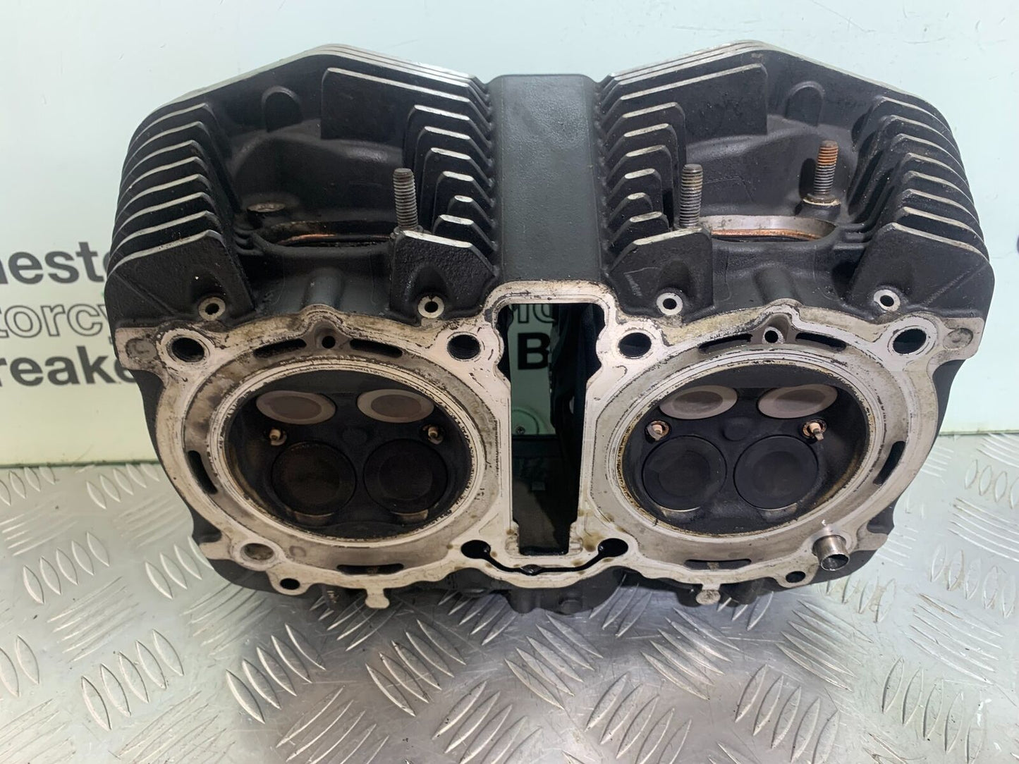 TRIUMPH THUNDERBIRD 1600 CYLINDER HEAD   YEAR 2011 (CMB1107)