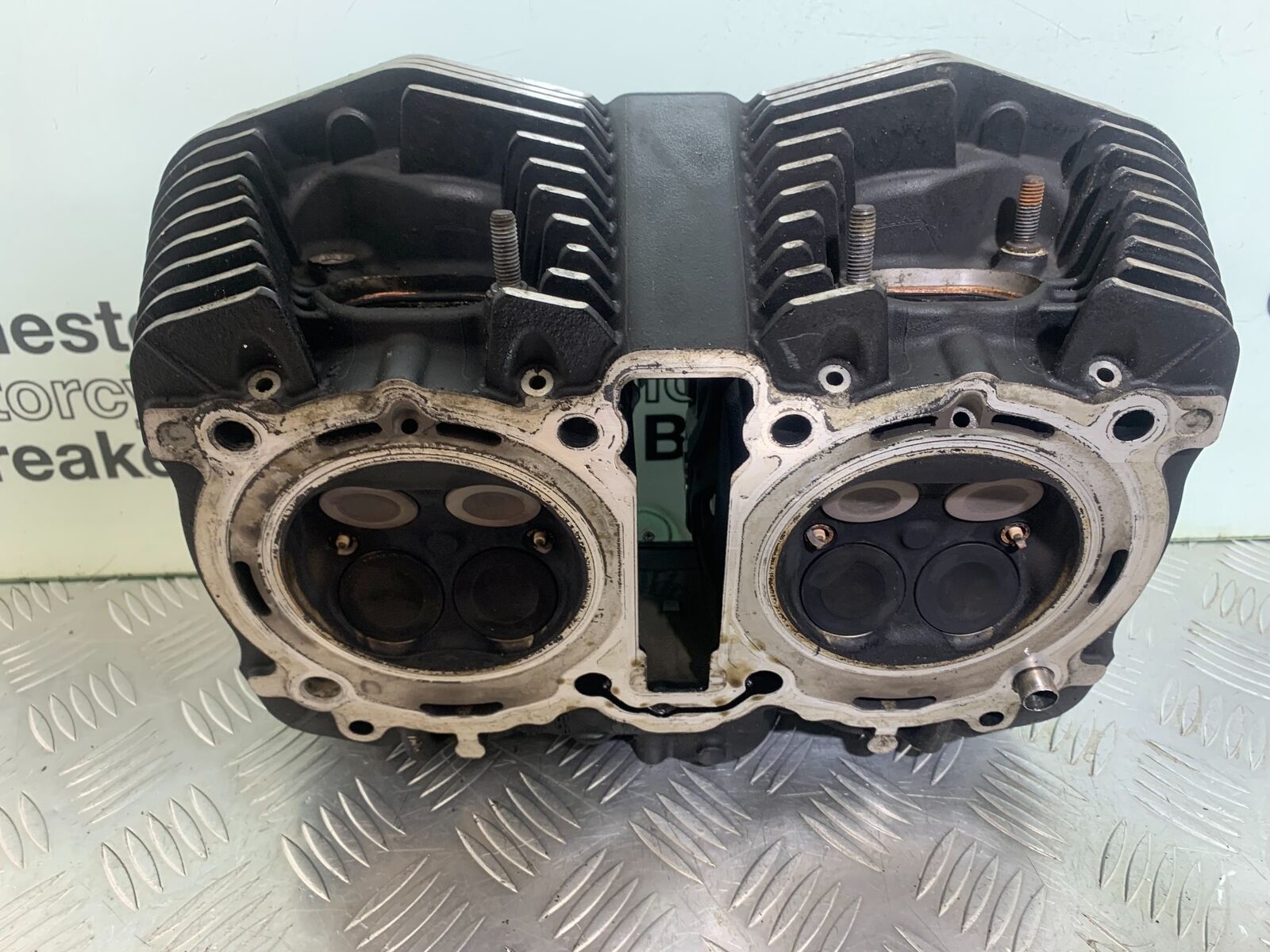 TRIUMPH THUNDERBIRD 1600 CYLINDER HEAD   YEAR 2011 (CMB1107)
