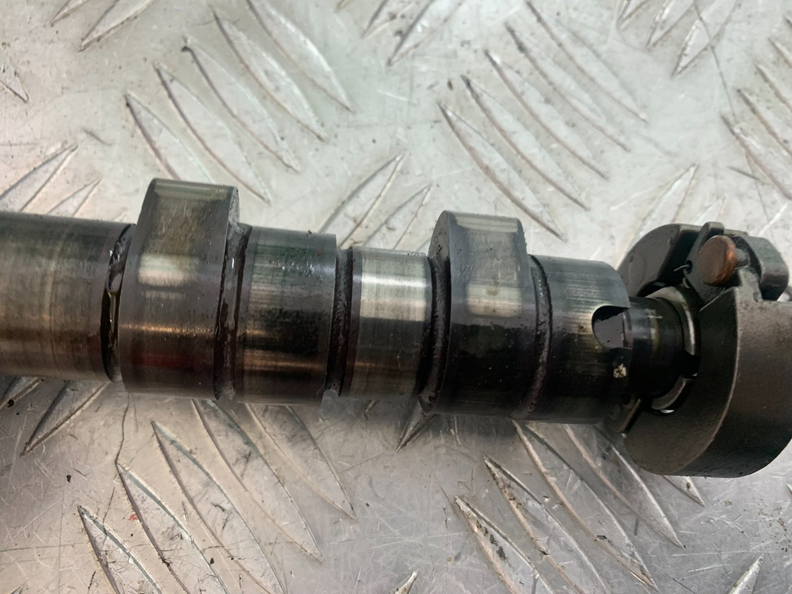 KAWASAKI VN1500 CLASSIC FRONT CAM AND HOLDER    YEAR 1999 -2006 (CMB1166)