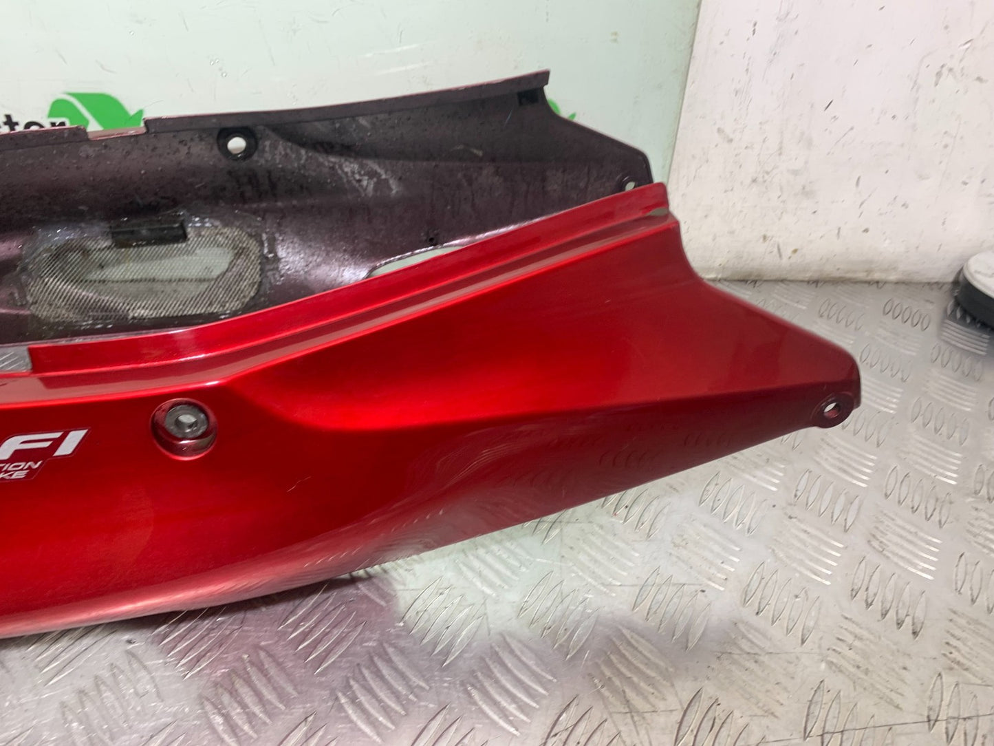HONDA CBR1100 BLACKBIRD TAIL PIECE  YEAR 1999-2005 (CMB1232)