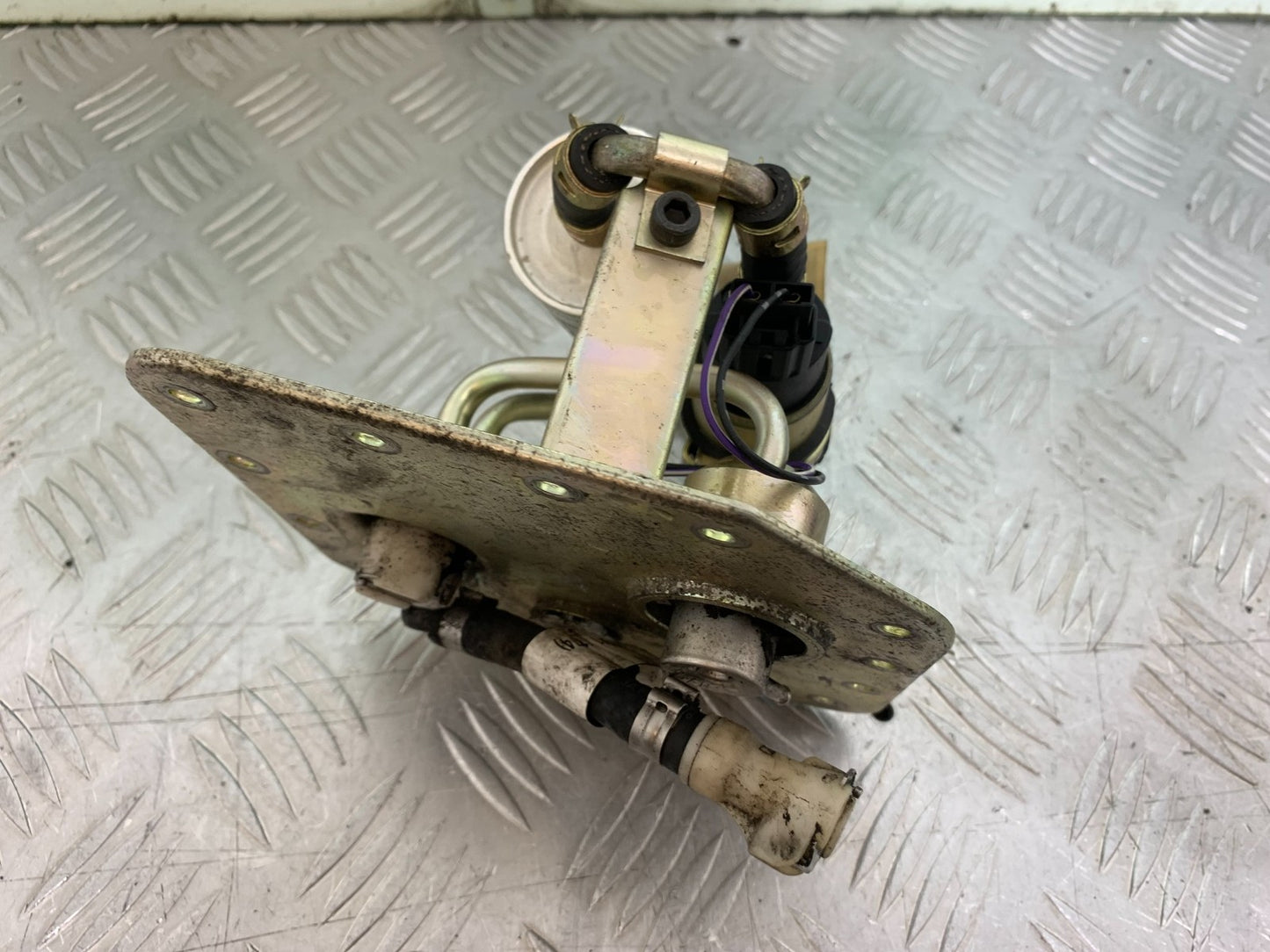 TRIUMPH 955i SPRINT ST PETROL PUMP   YEAR 1999-04 (CMB1230)