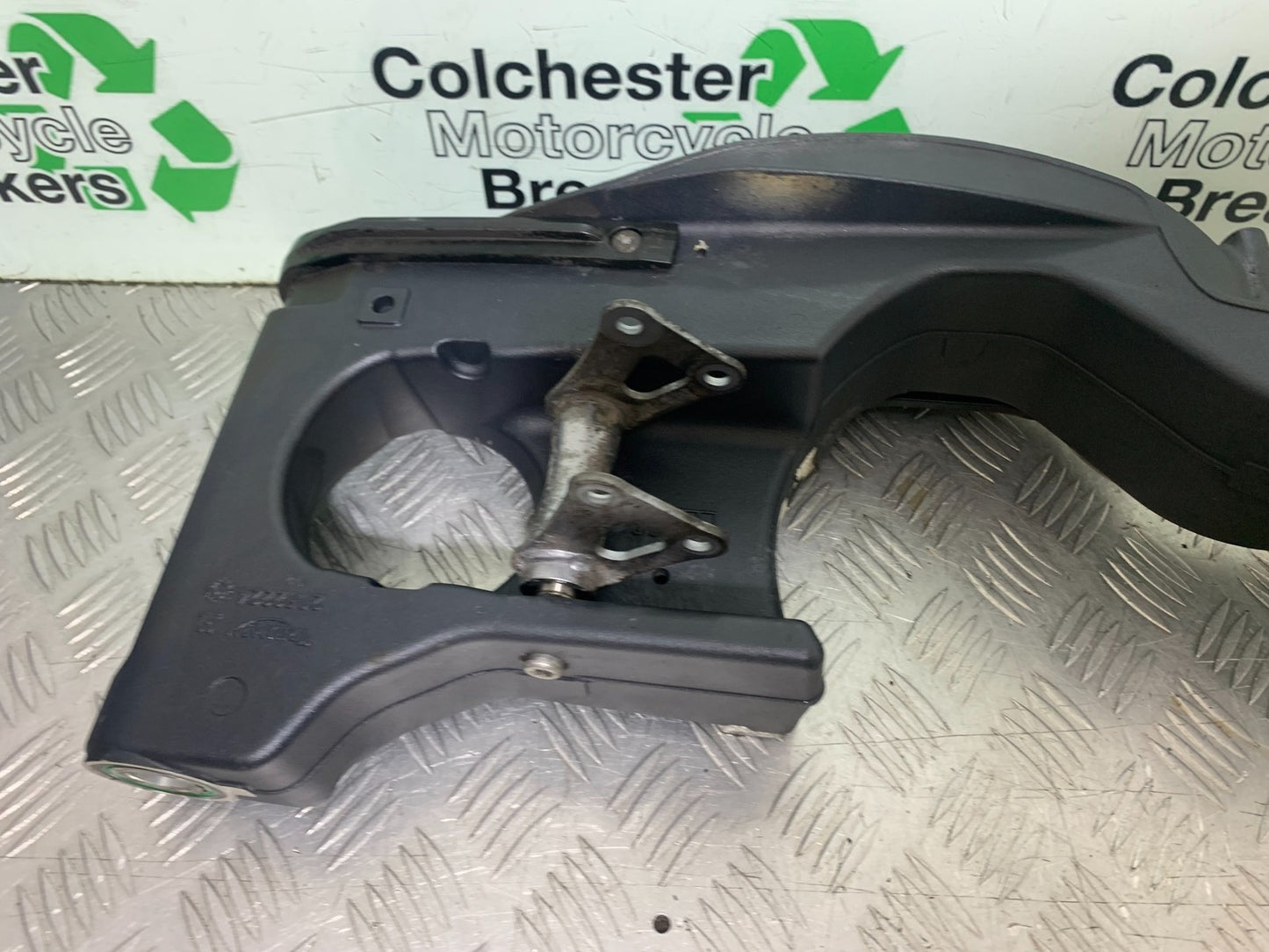 TRIUMPH 1050 SPRINT GT SWINGARM  YEAR 2010-2016 (CMB1250)