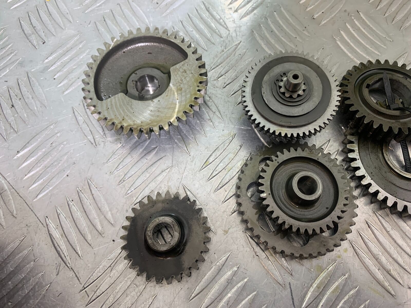 HUSQVARNA TE630 TE 630 ENGINE GEARS   YEAR 2010-11 (CMB1120)