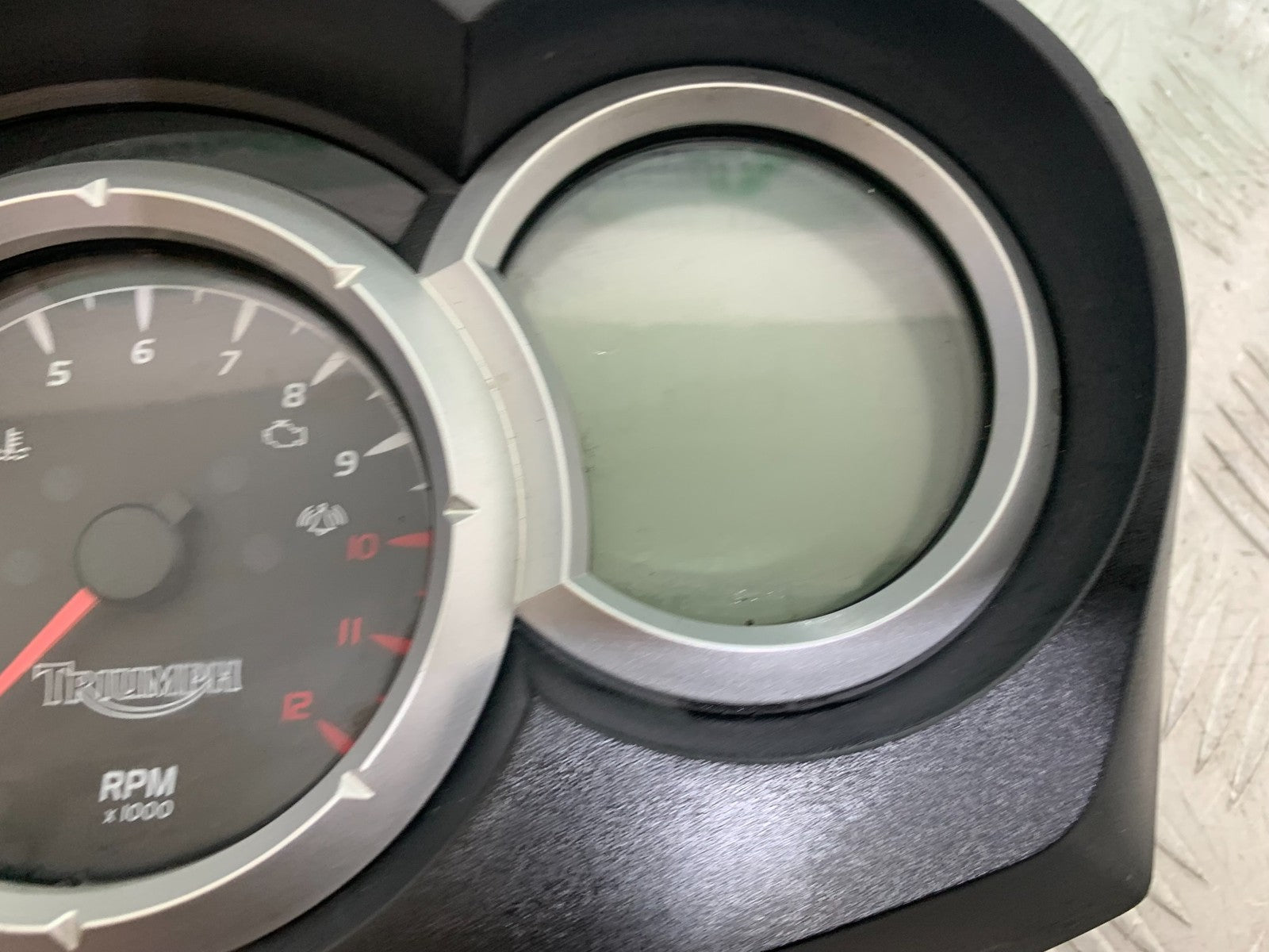 TRIUMPH 1050 SPRINT ST CLOCKS SPEEDO DASH 2003-2011 (CMB1285)