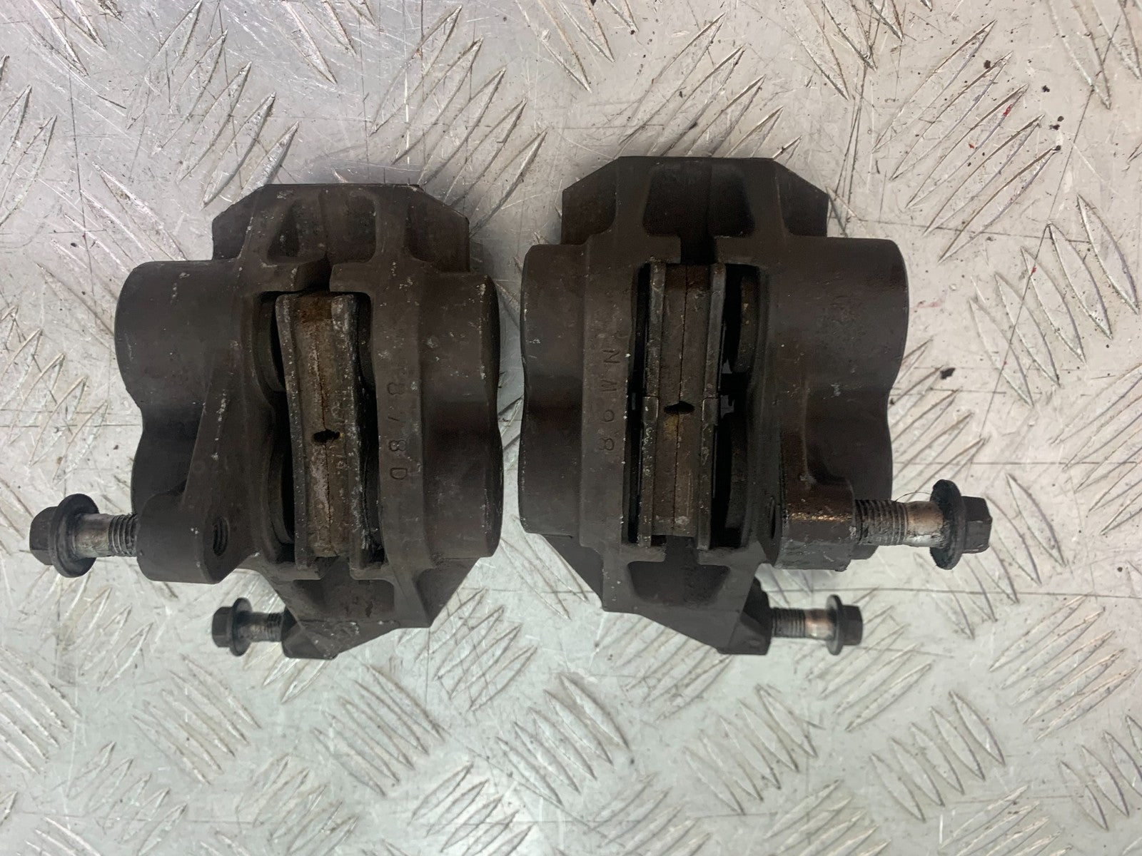 YAMAHA YZF1000 THUNDERACE FRONT BRAKE CALIPERS YEAR 1997-2000 (CMB1204)