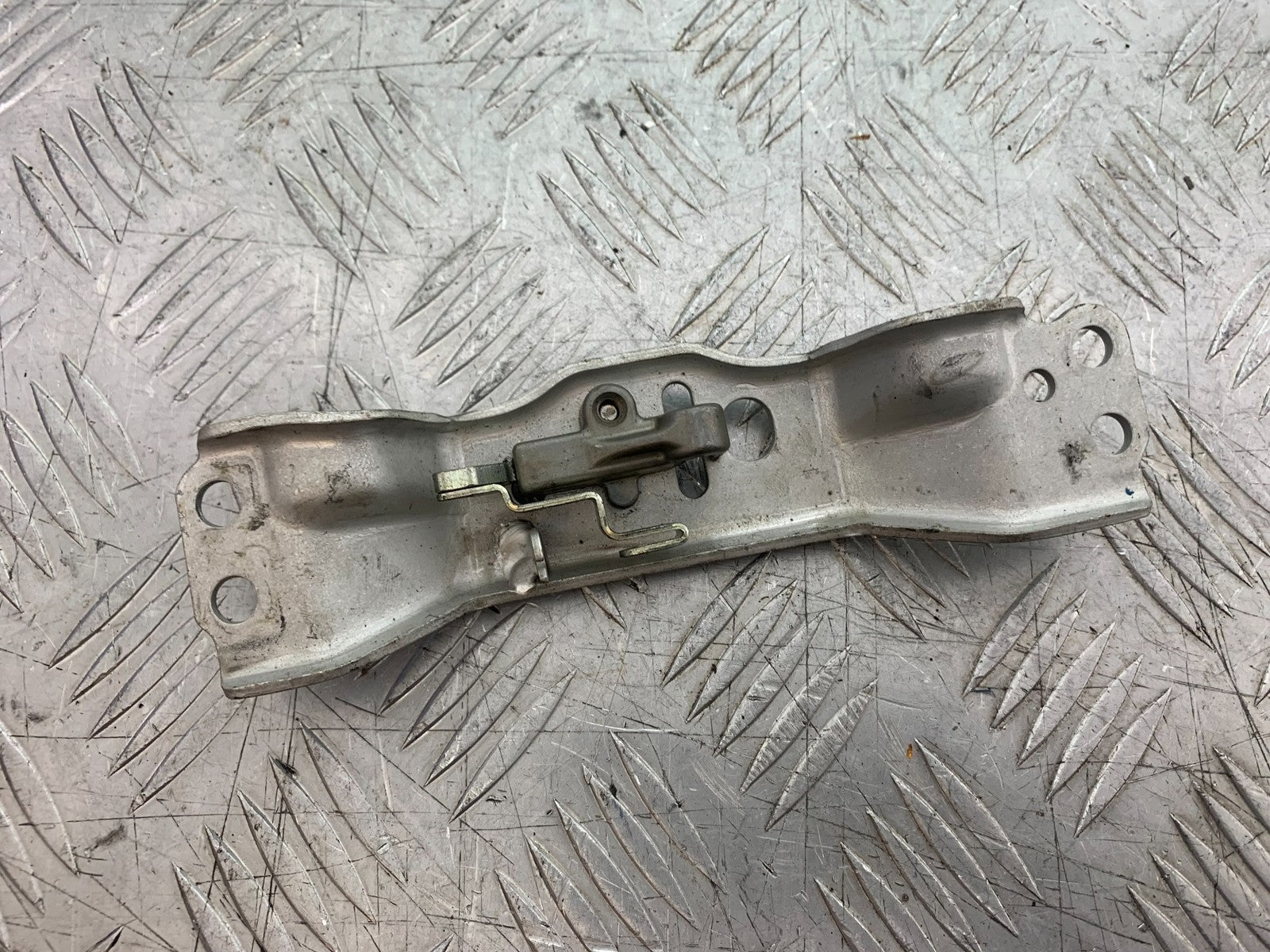 HONDA CBR1000 rr FIREBLADE SEAT CATCH YEAR 2006 (CMB1220)
