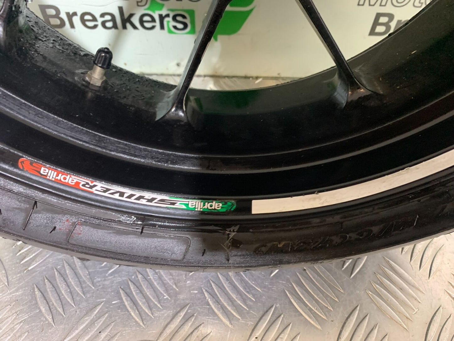 APRILIA SL750 SL 750 SHIVER REAR WHEEL   YEAR 2012 (CMB1074)