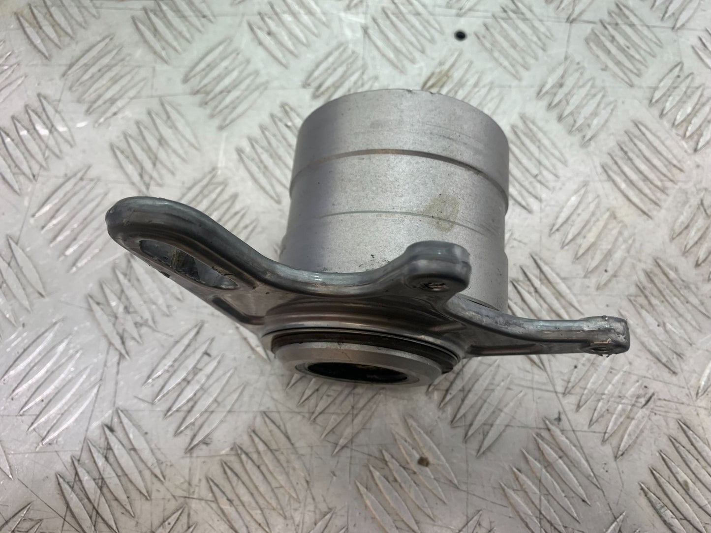 DUCATI 996 SPS 748 916 998 ECCENTRIC HUB  1999-2000 (CMB1209)