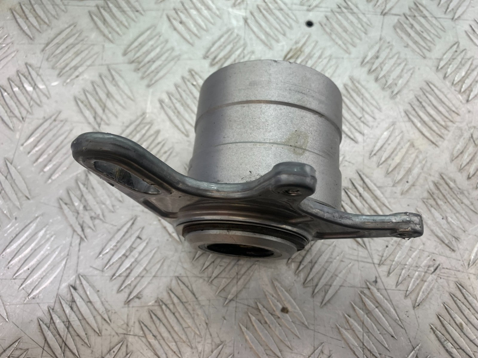 DUCATI 996 SPS 748 916 998 ECCENTRIC HUB  1999-2000 (CMB1209)