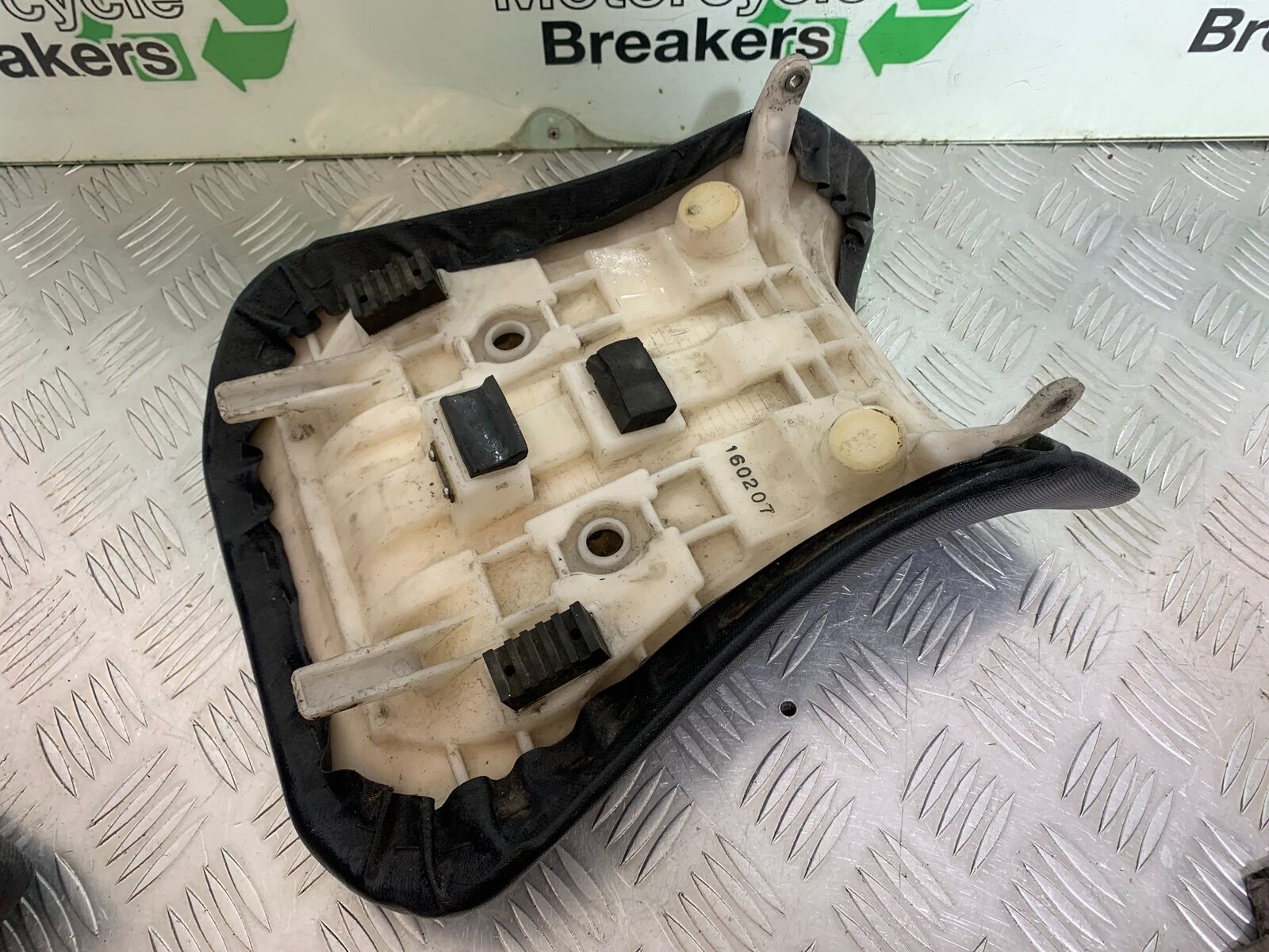 SUZUKI SV1000 SV 1000 K4 FRONT SEAT YEAR 2003-2007 (CMB1042)