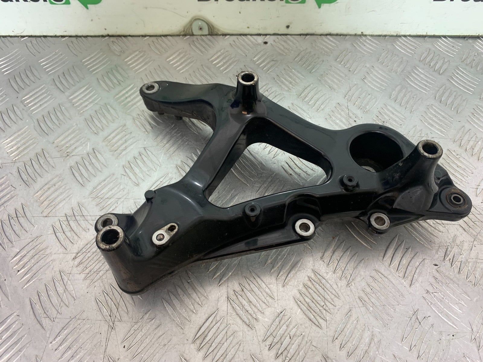 YAMAHA XMAX 300 EXHAUST BRACKET   YEAR 2017-2020 (CMB1218)