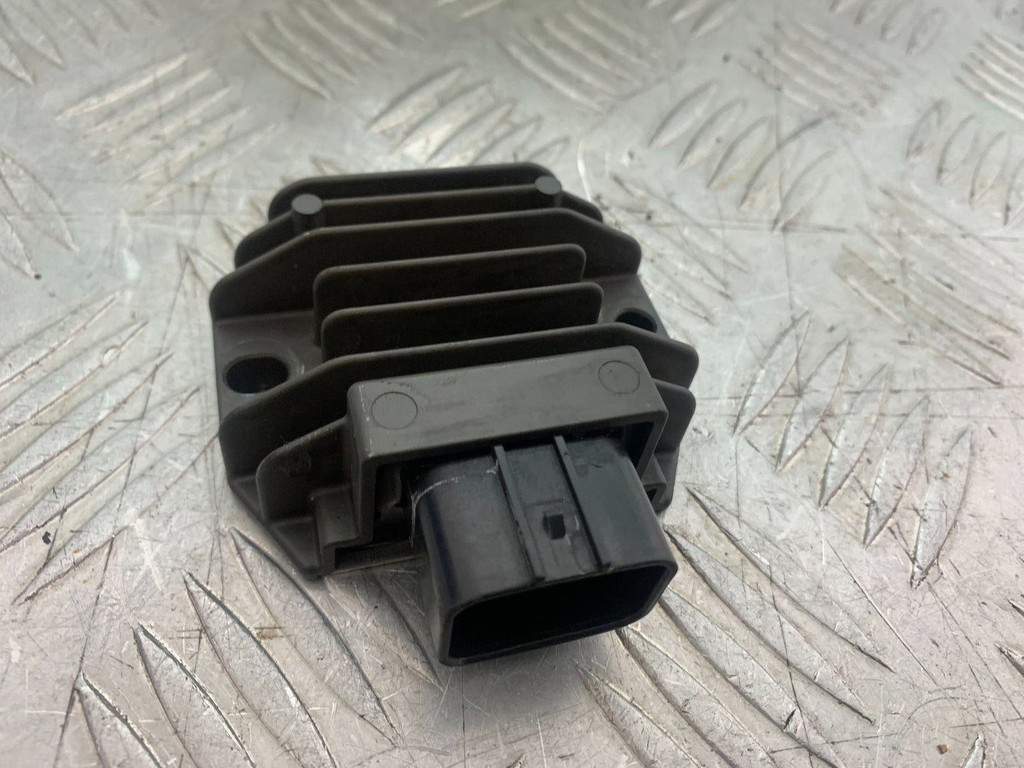 YAMAHA XSR900 XSR 900 REGULATOR  YEAR 2022-2024 (CMB1215)