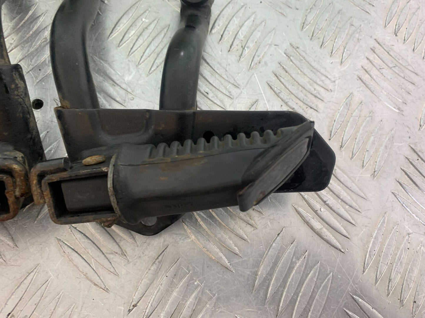 SUZUKI DL 650 V-STROM REAR HANGERS AND PEGS  YEAR 2020 (CMB1117)