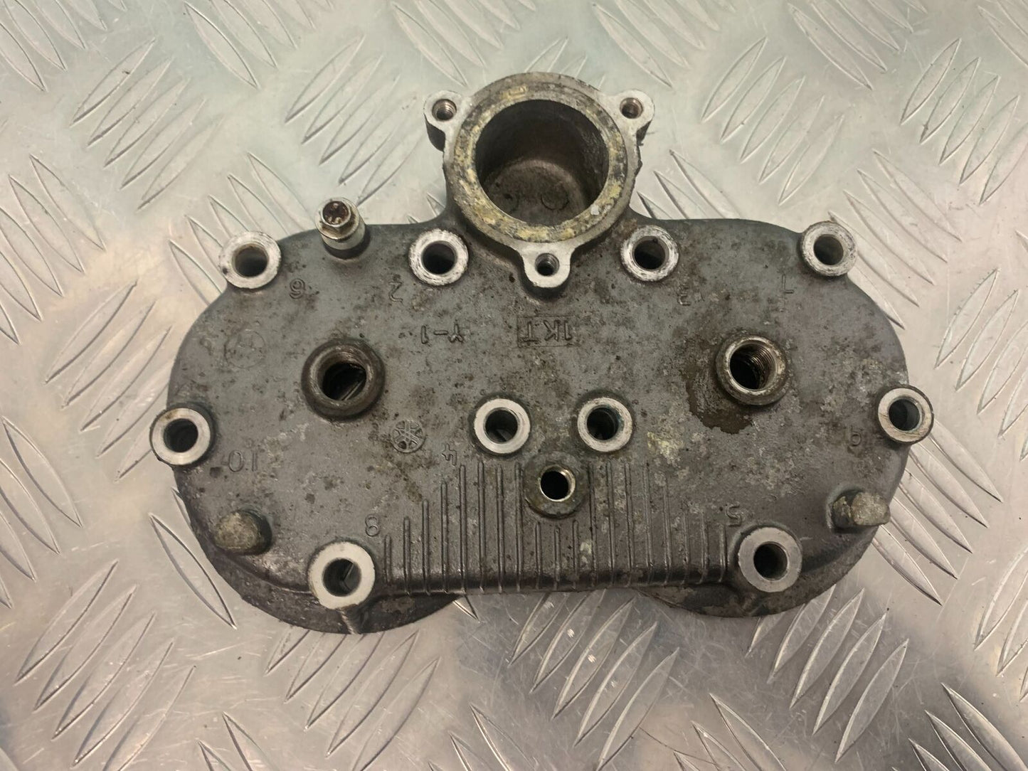 YAMAHA TDR250 TDR 250 CYLINDER HEAD YEAR 1988-1992  (STOCK 976)