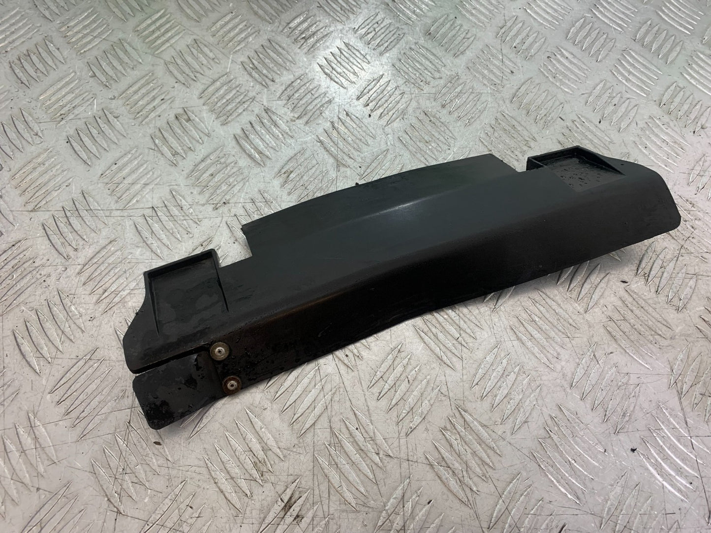 HONDA CBR1100 BLACKBIRD OIL COOLER TOP COVER  YEAR 1999-2005 (CMB1232)