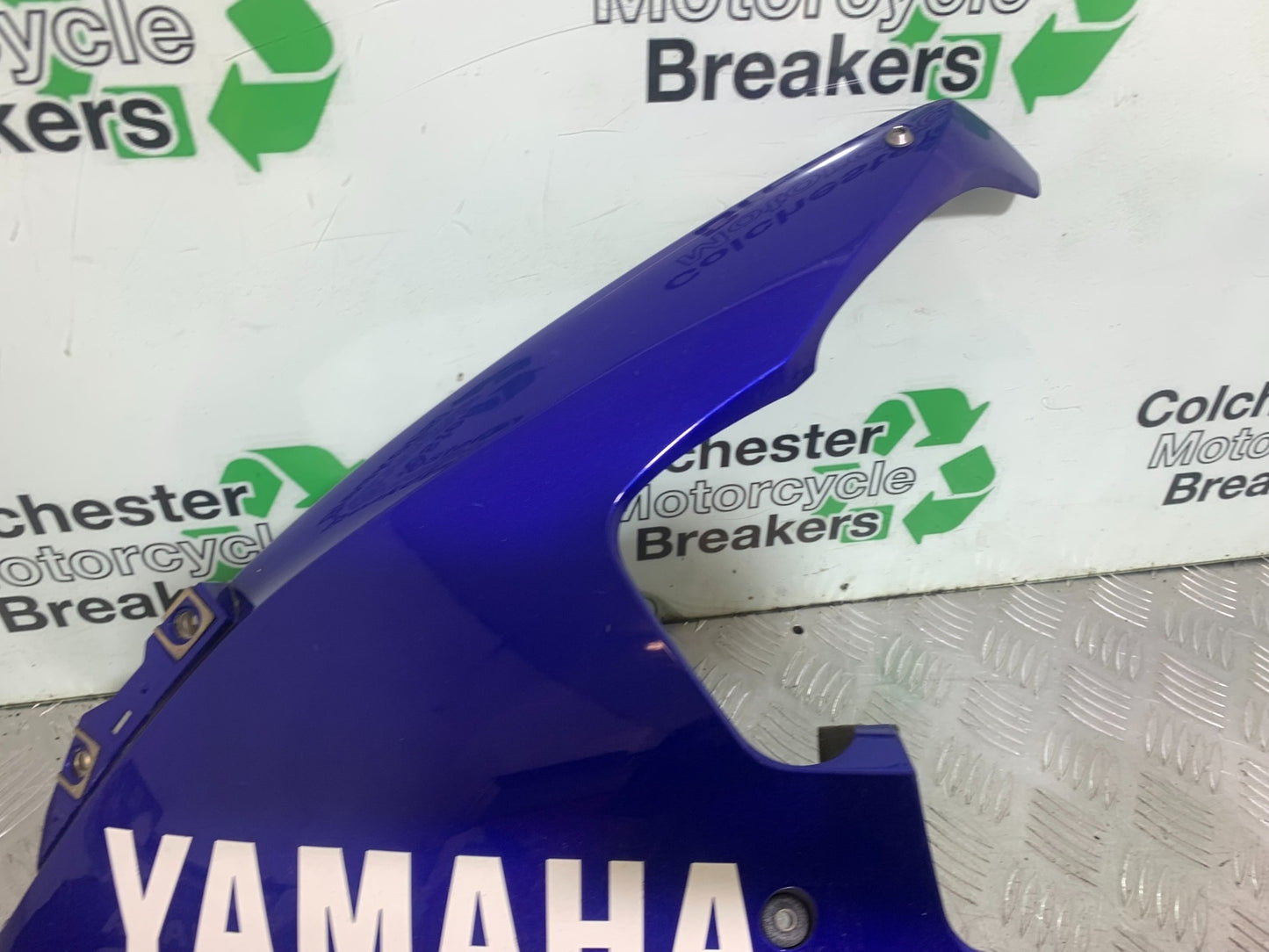 YAMAHA YZF R1 LEFT LOWER FAIRING PANEL   YEAR 2004-2006 (CMB1155)
