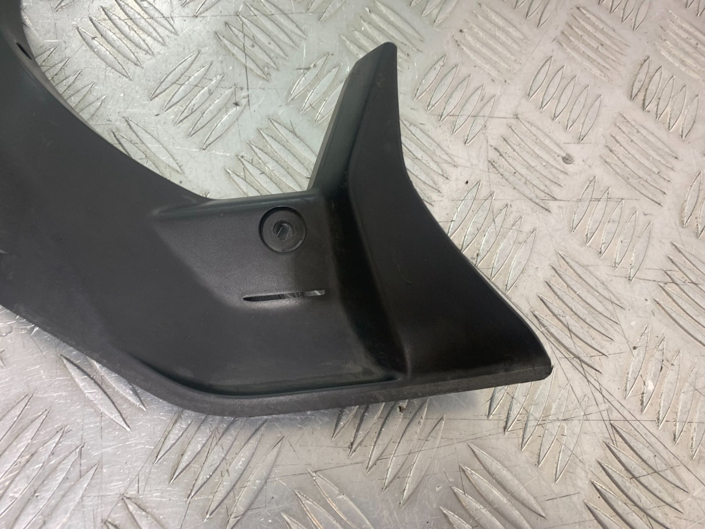 YAMAHA YZF-R125 YZF 125 LEFT TOP FAIRING INFILL PANEL  YEAR 2019-2022 (CMB1263)