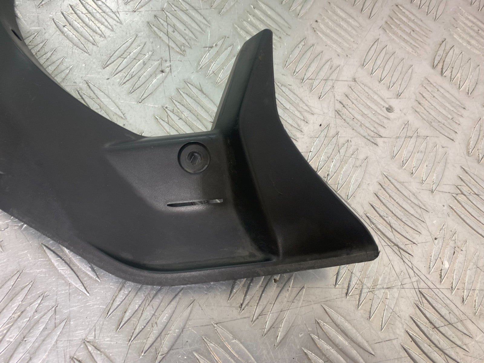 YAMAHA YZF-R125 YZF 125 LEFT TOP FAIRING INFILL PANEL  YEAR 2019-2022 (CMB1263)