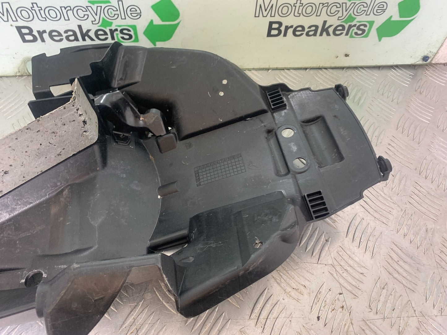 HONDA CBR600 CBR 600 RR UNDERTRAT    YEAR 2003-2004 CMB1173)