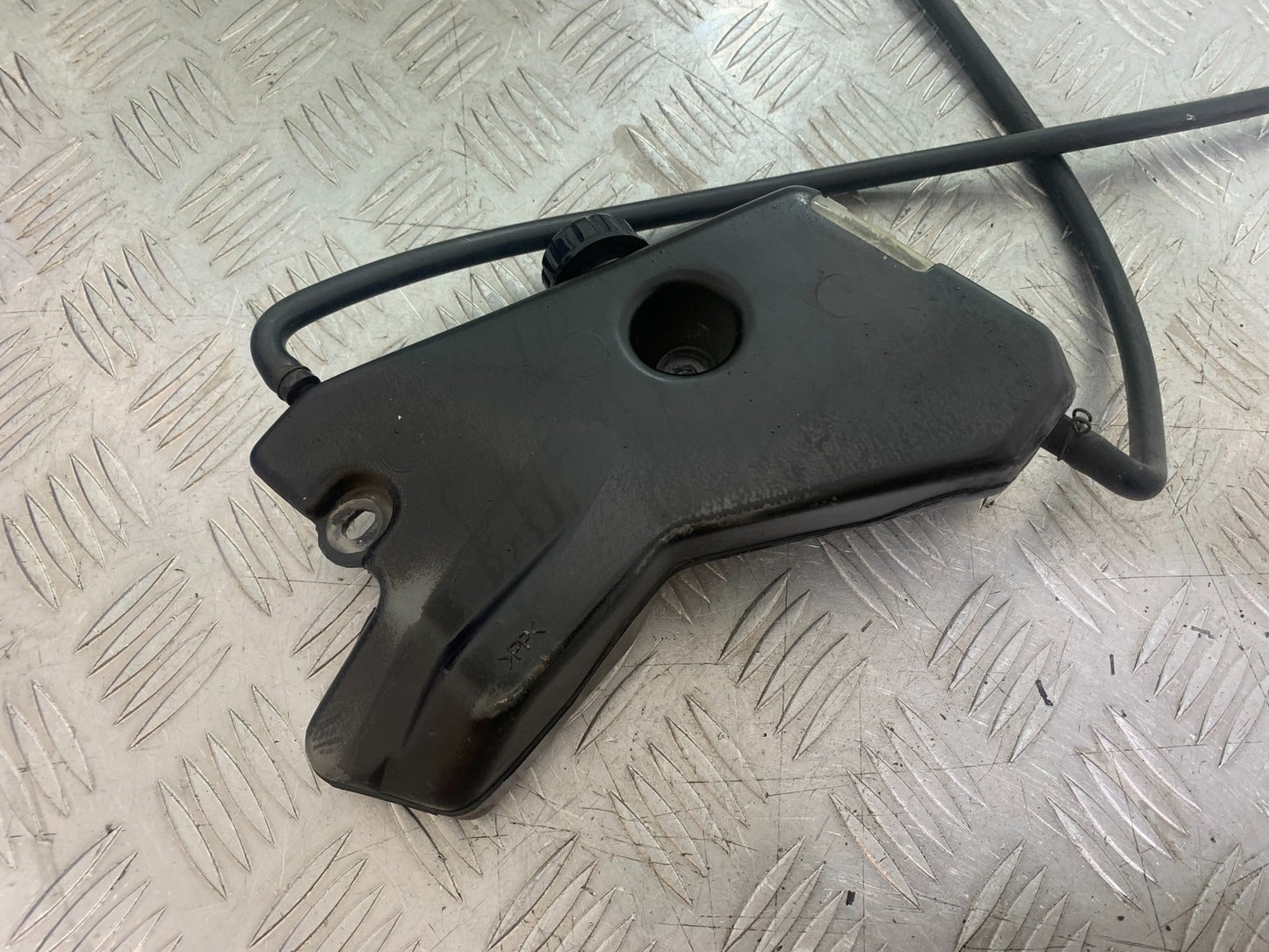 KAWASAKI ZX9R ZX9 E1 COOLANT BOTTLE  YEAR 2000-01 (CMB1171)