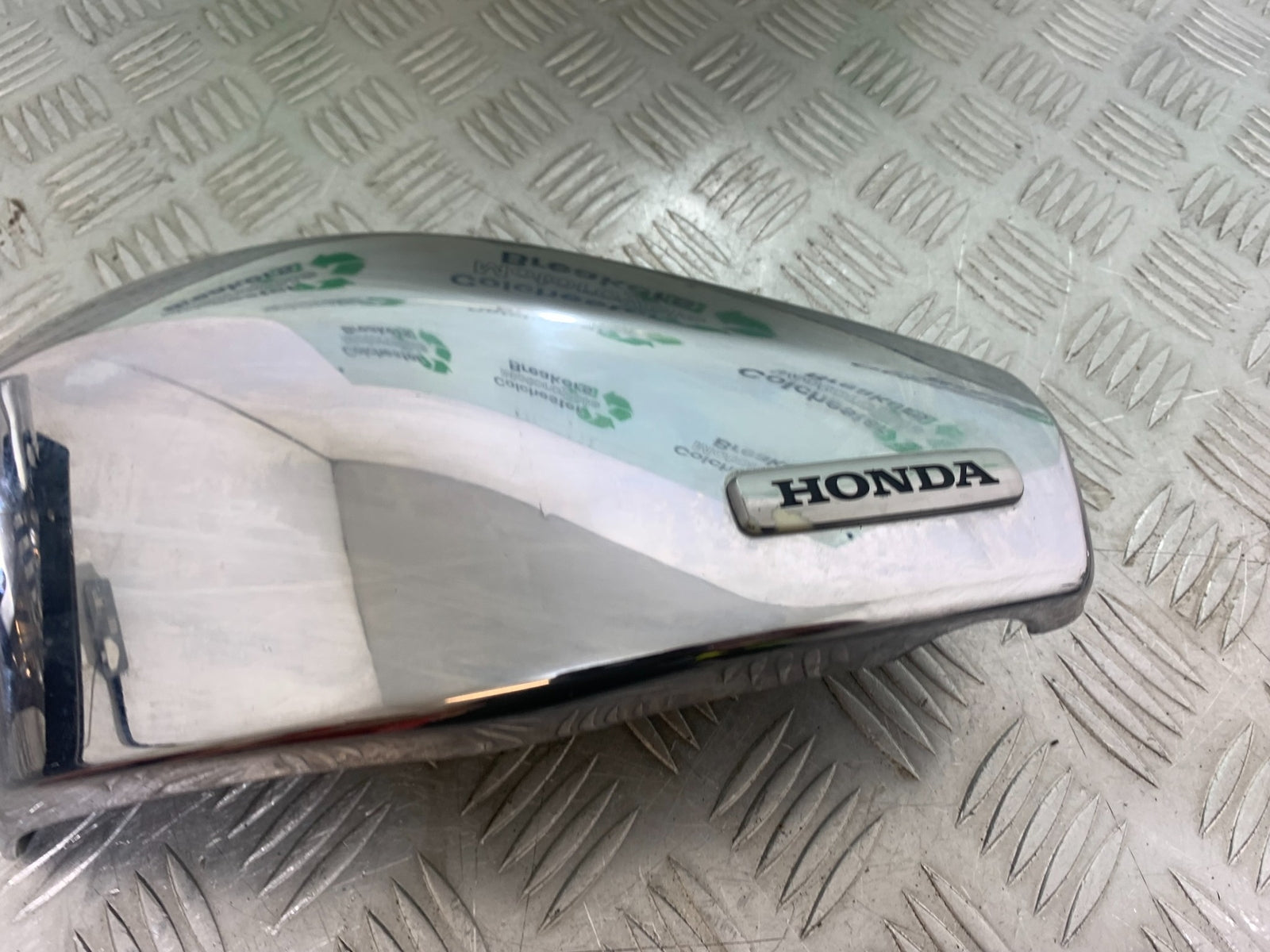HONDA VTX1300 S-6  LEFT SEAT PANEL   YEAR 2004-09 (CMB1159)