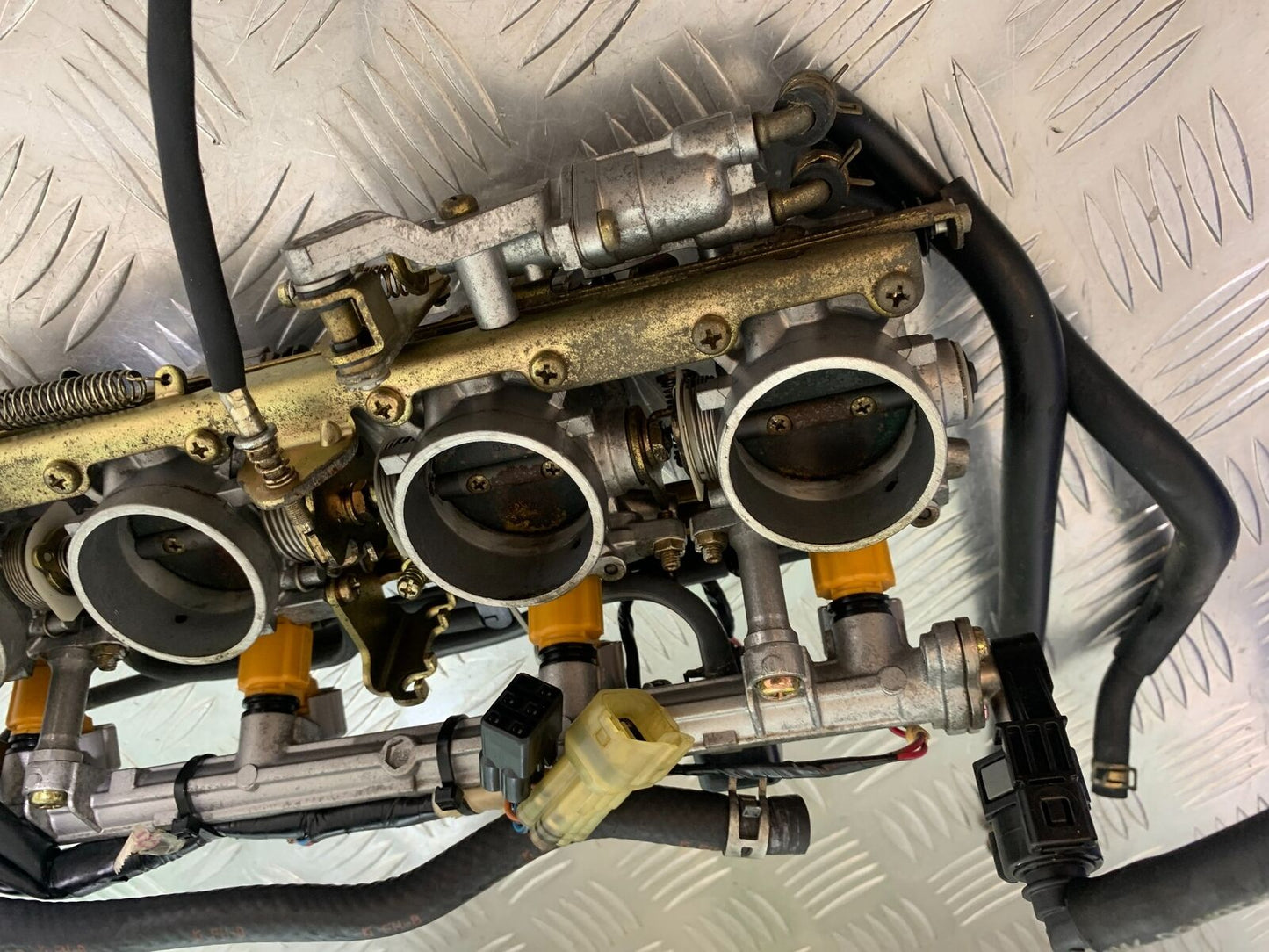 YAMAHA FJR1300 FJR 1300 THROTTLE BODIES  YEAR 2001-05 (CMB1005)