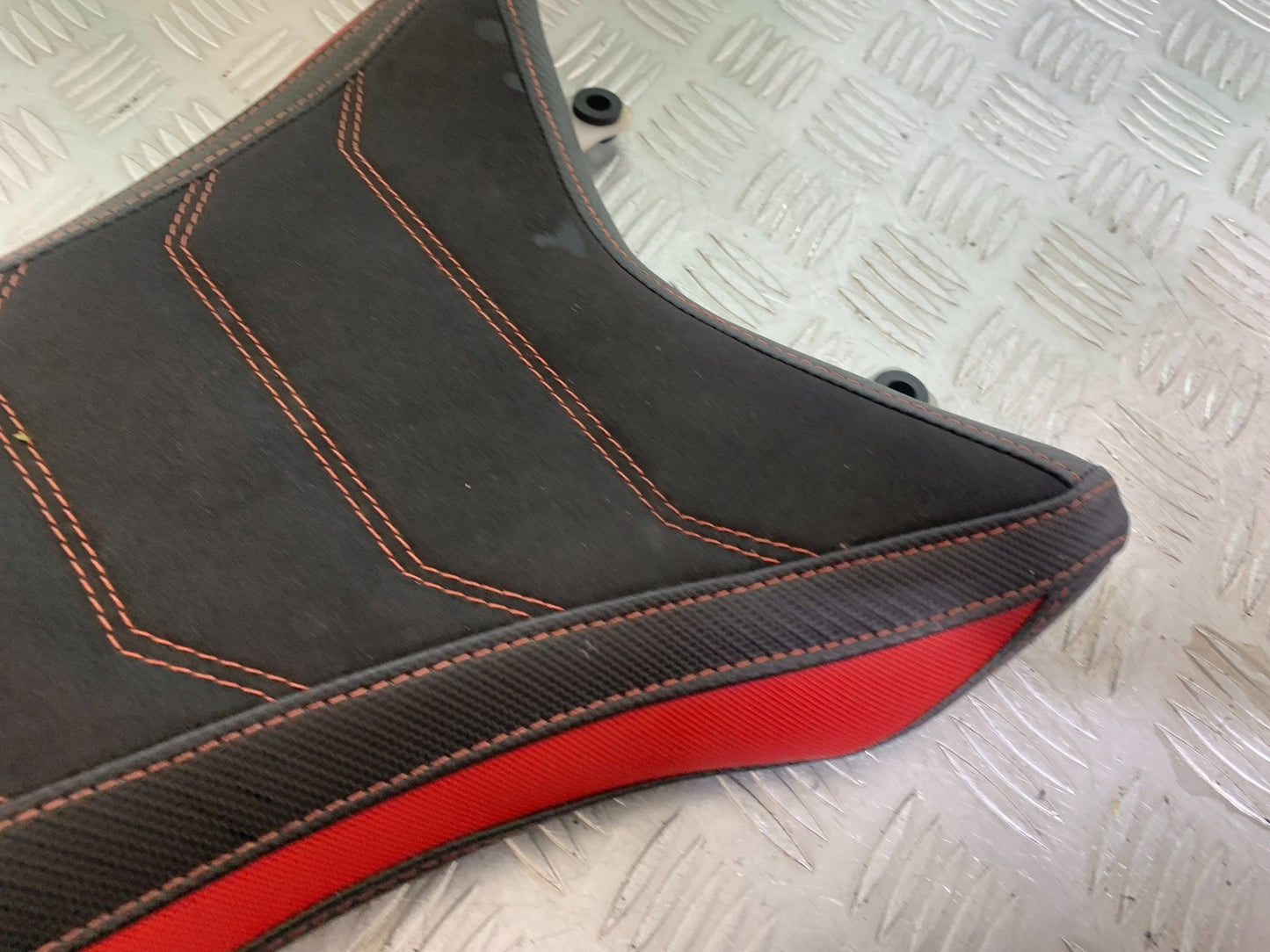 KAWASAKI ZX10R ZX 10R FRONT SEAT   YEAR 2011-2015 (CMB1154)