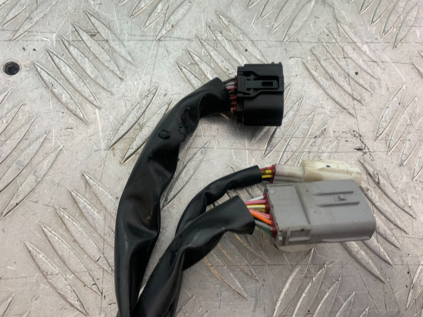 YAMAHA YZF R7 SPEEDO WIRING SUB LOOM   YEAR 2022-2025 (CMB1255)