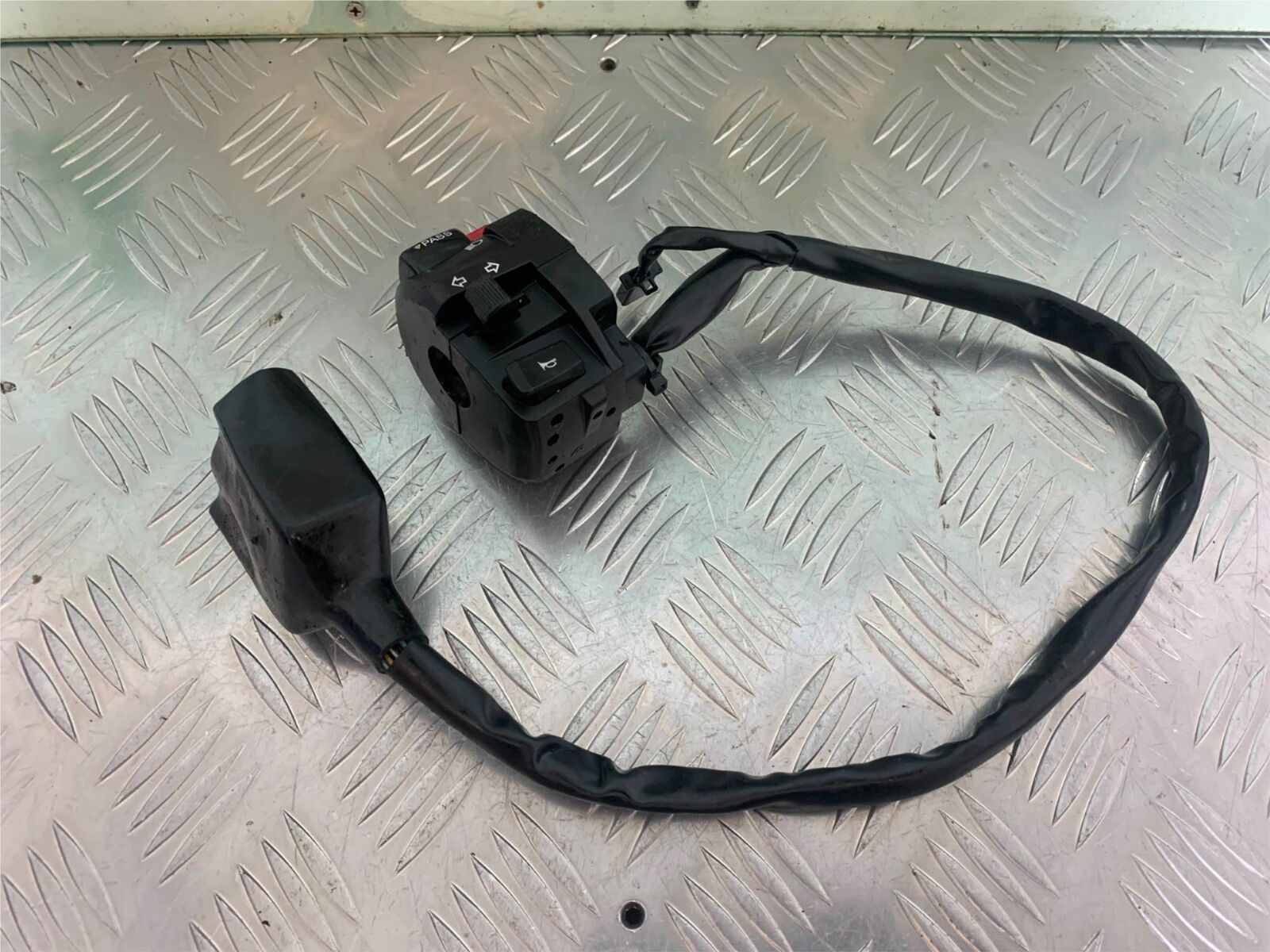 SUZUKI DL 650 V-STROM LEFT SWITCH GEAR YEAR 2016 (STOCK 996)