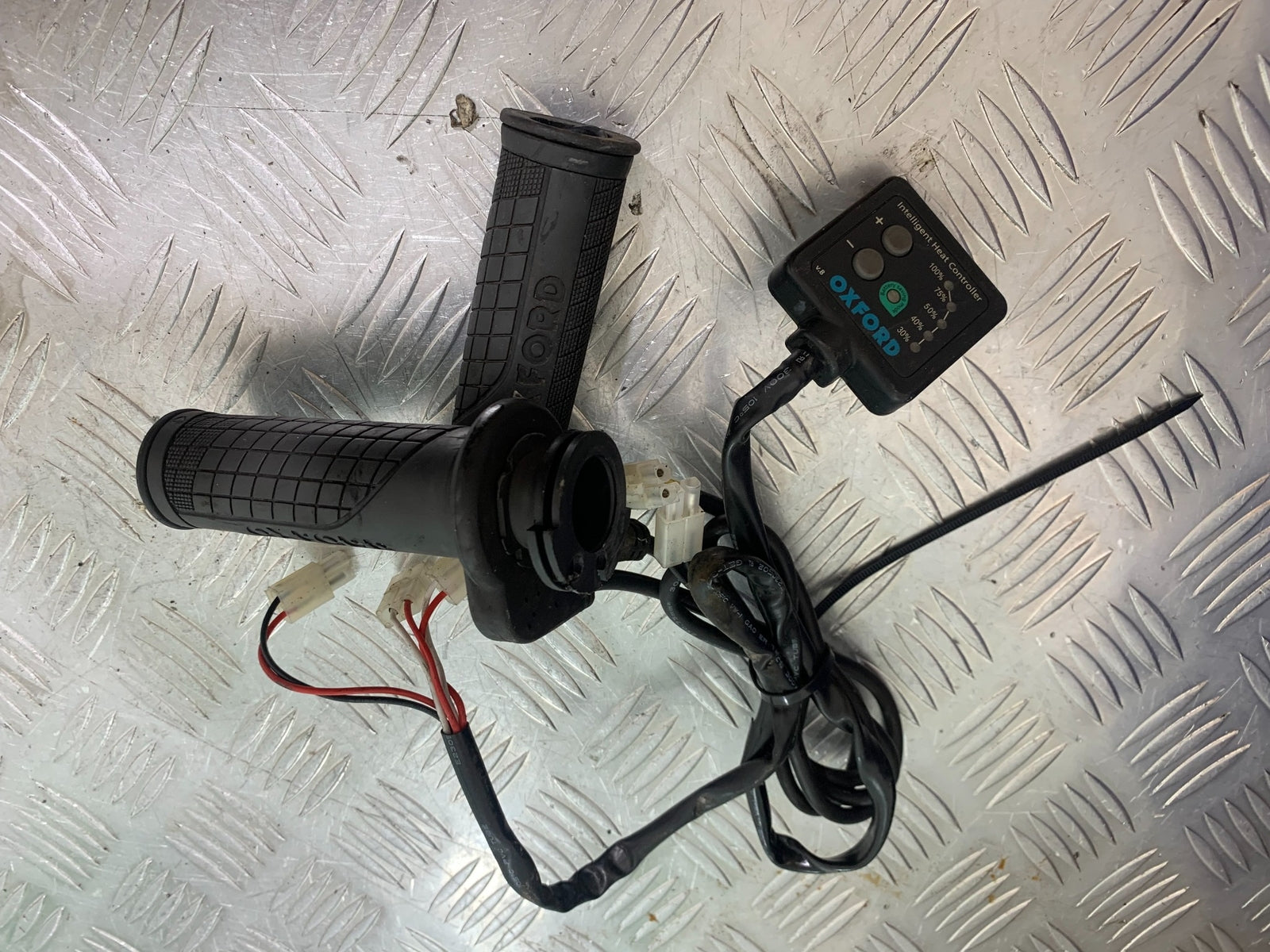 ROYAL ENFIELD BULLET 500 EFI HEATED GRIPS  YEAR 2008 - 2016 (CMB1153)
