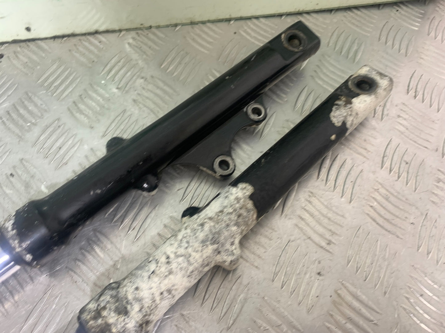 YAMAHA YBR125 YBR 125 FORKS   YEAR 2010-2017 (CMB1163)